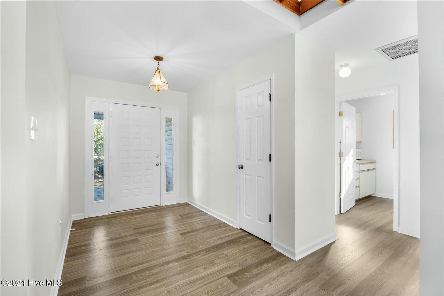 6124 Castleton Court