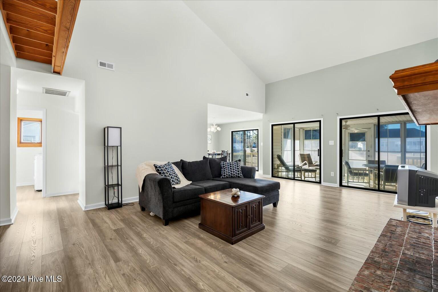 6124 Castleton Court