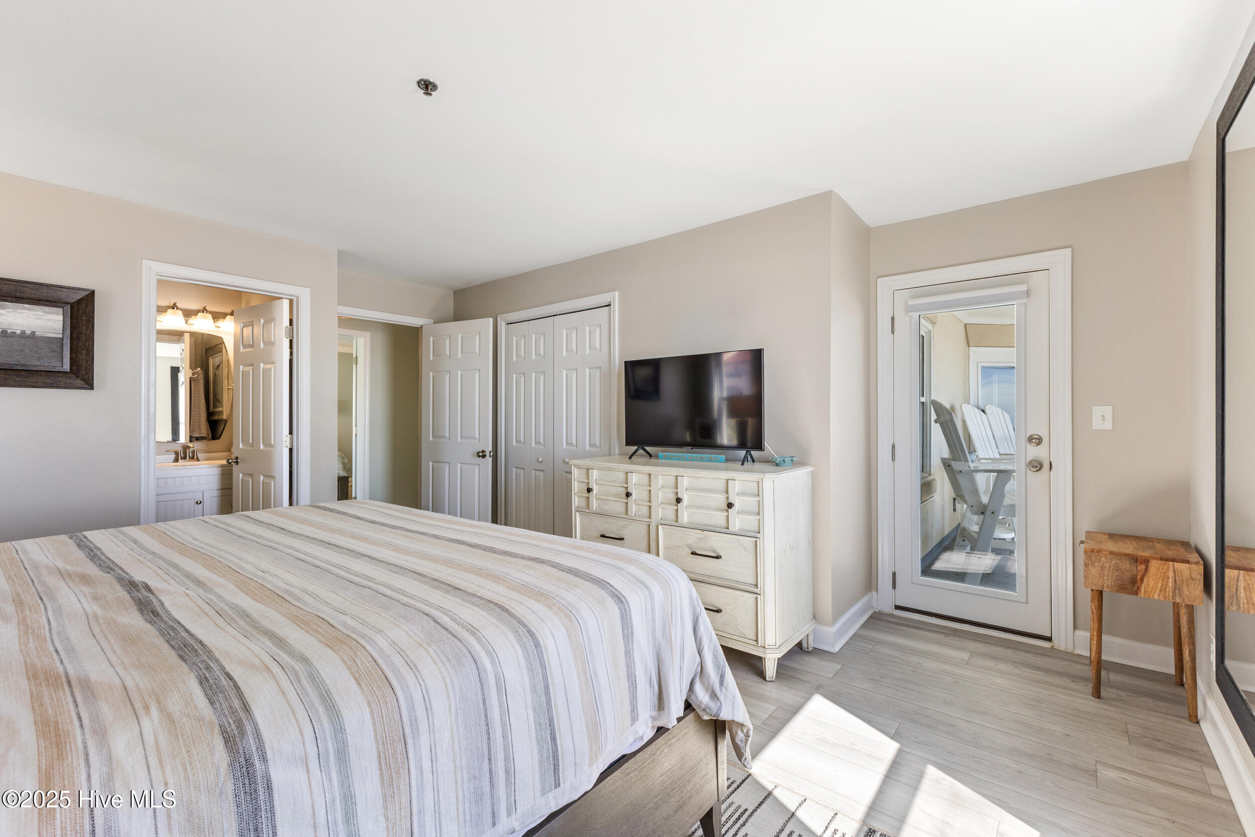 790 New River Inlet Road, 215b