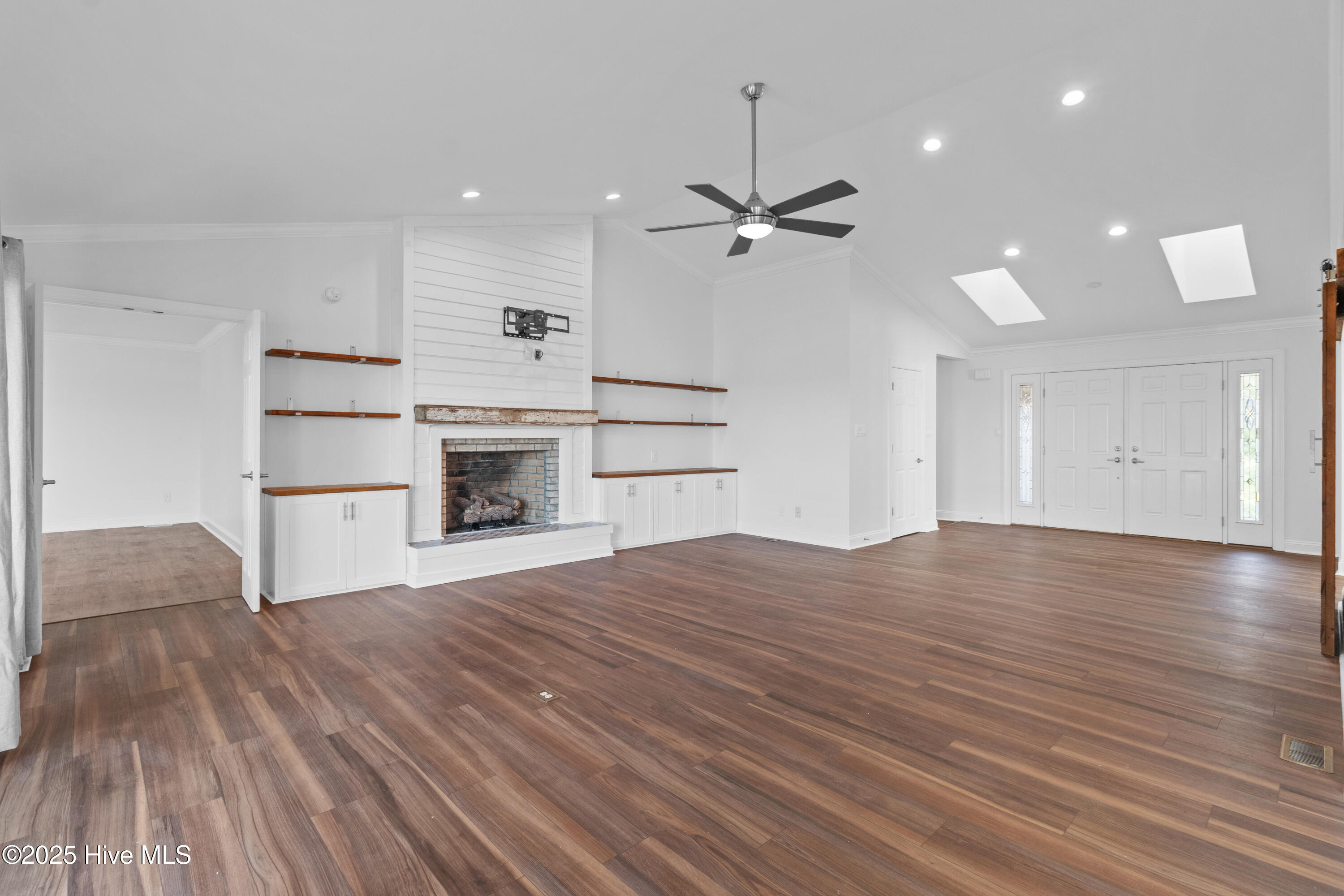 995 Chadwick Shores Drive