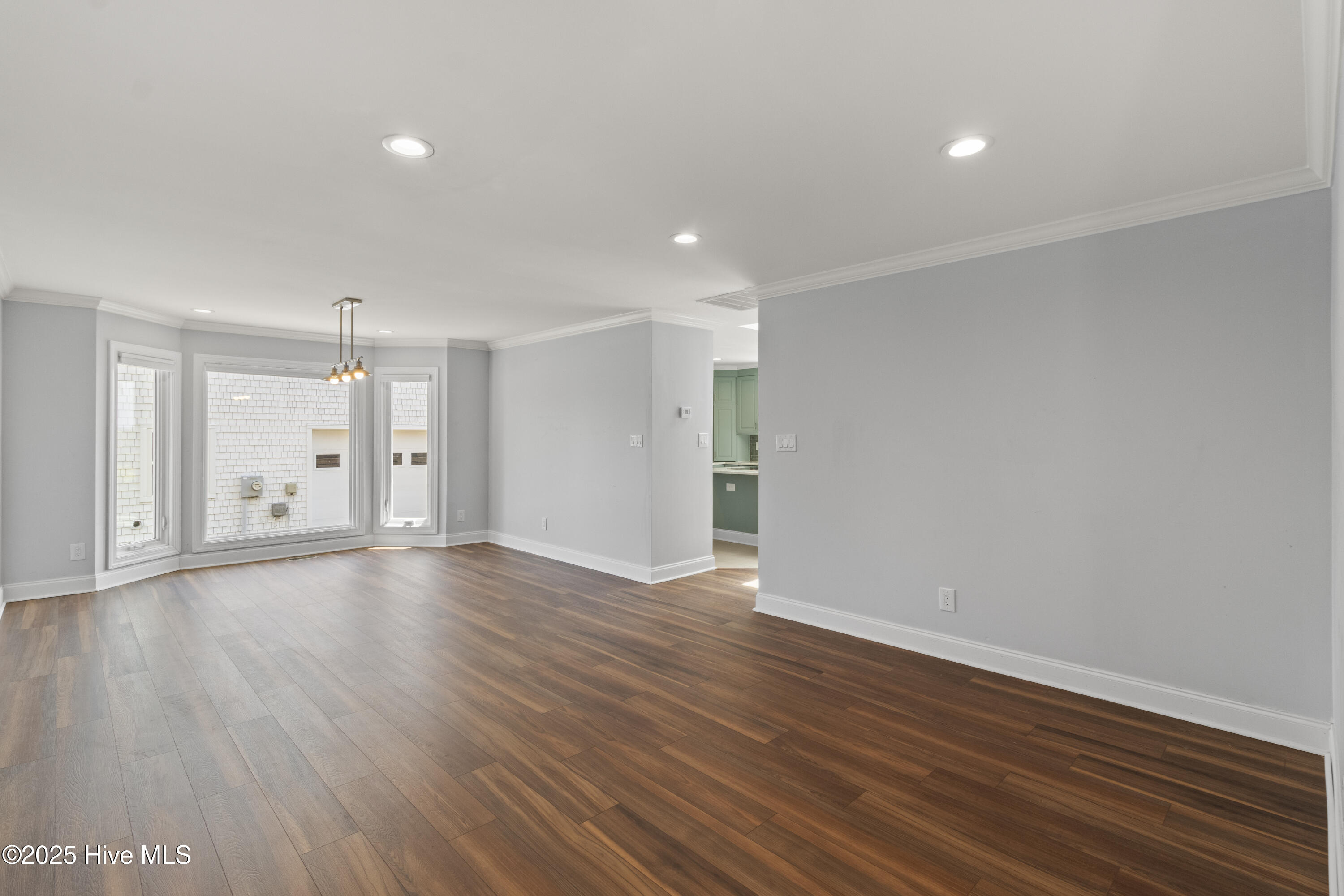 995 Chadwick Shores Drive