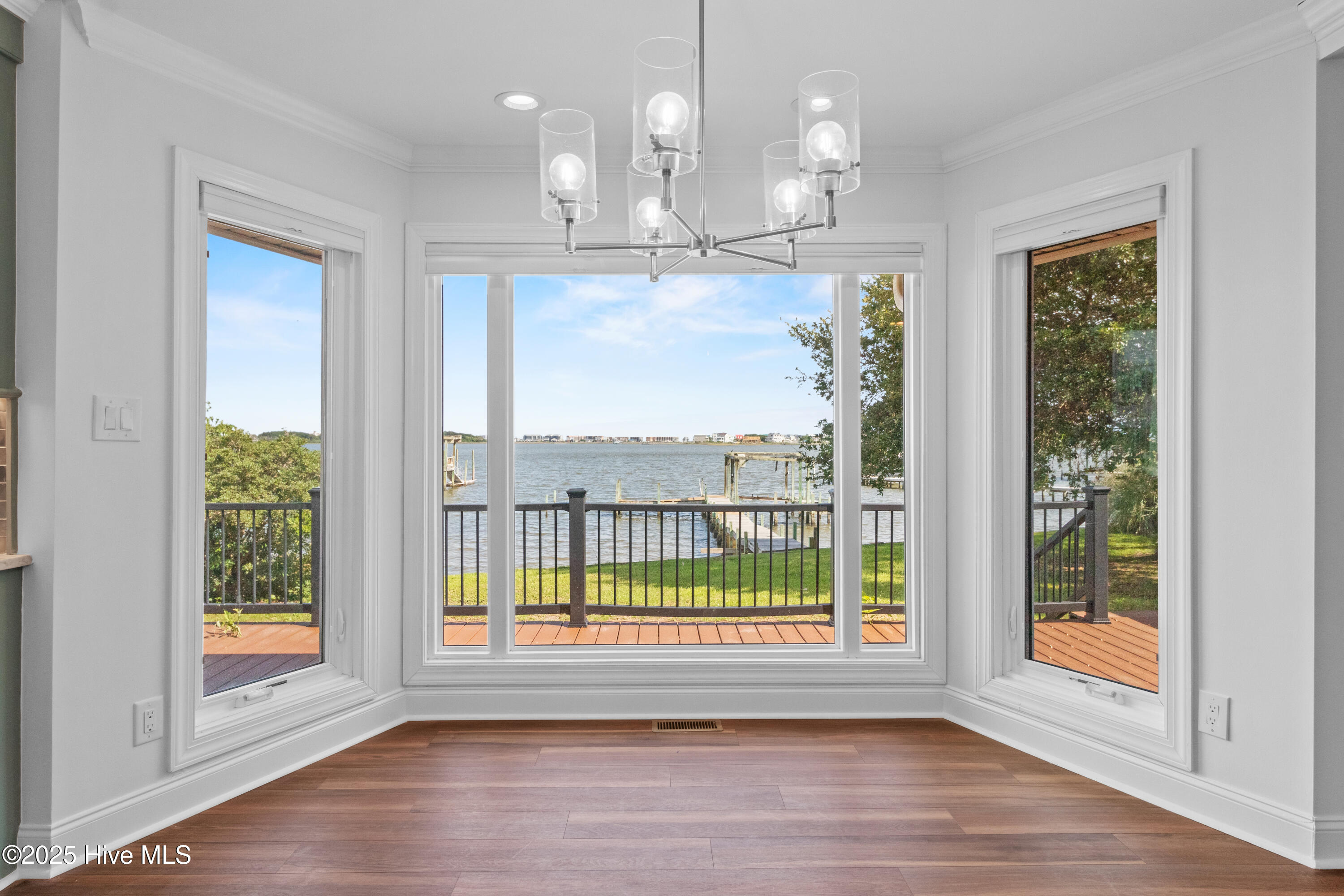 995 Chadwick Shores Drive