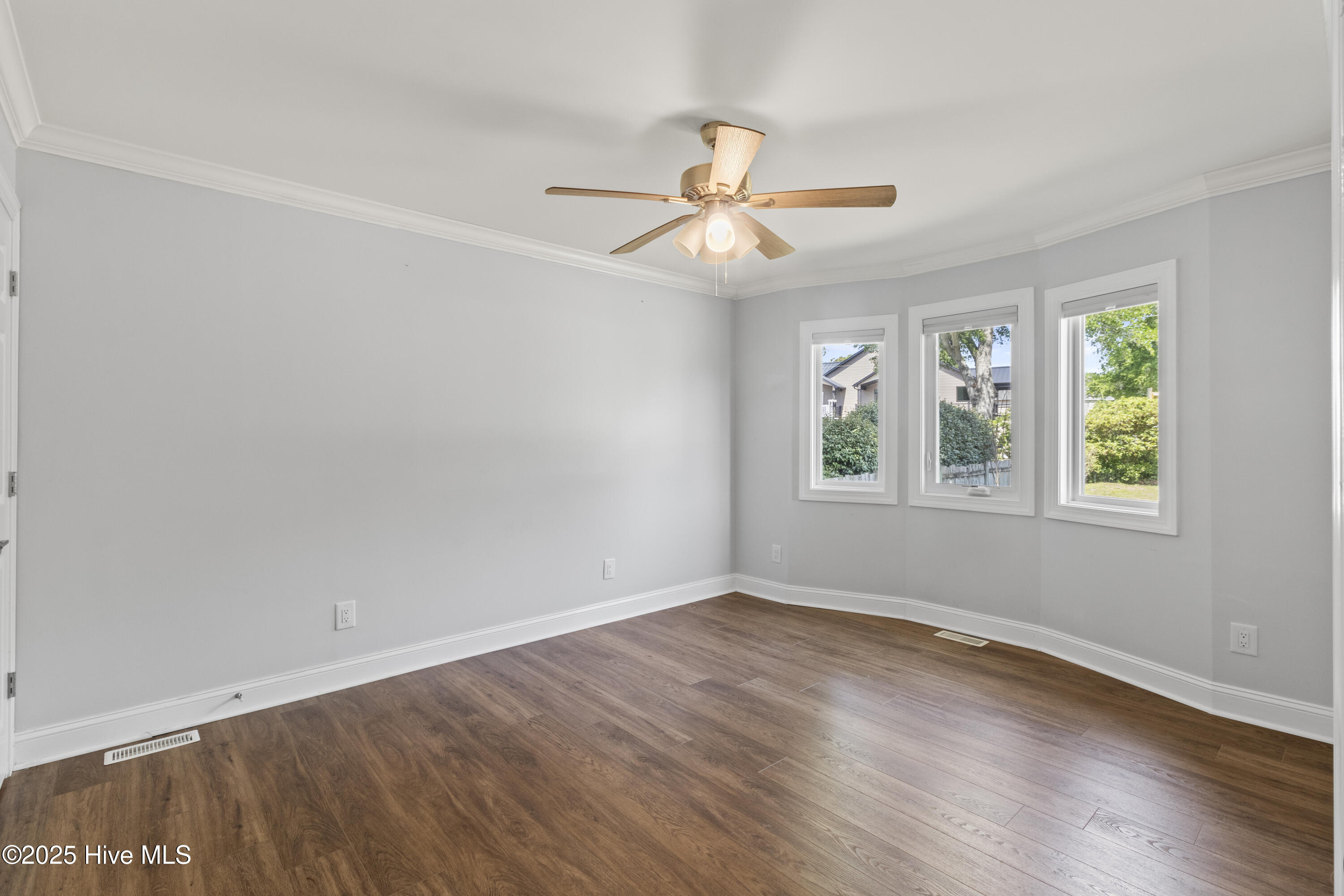 995 Chadwick Shores Drive