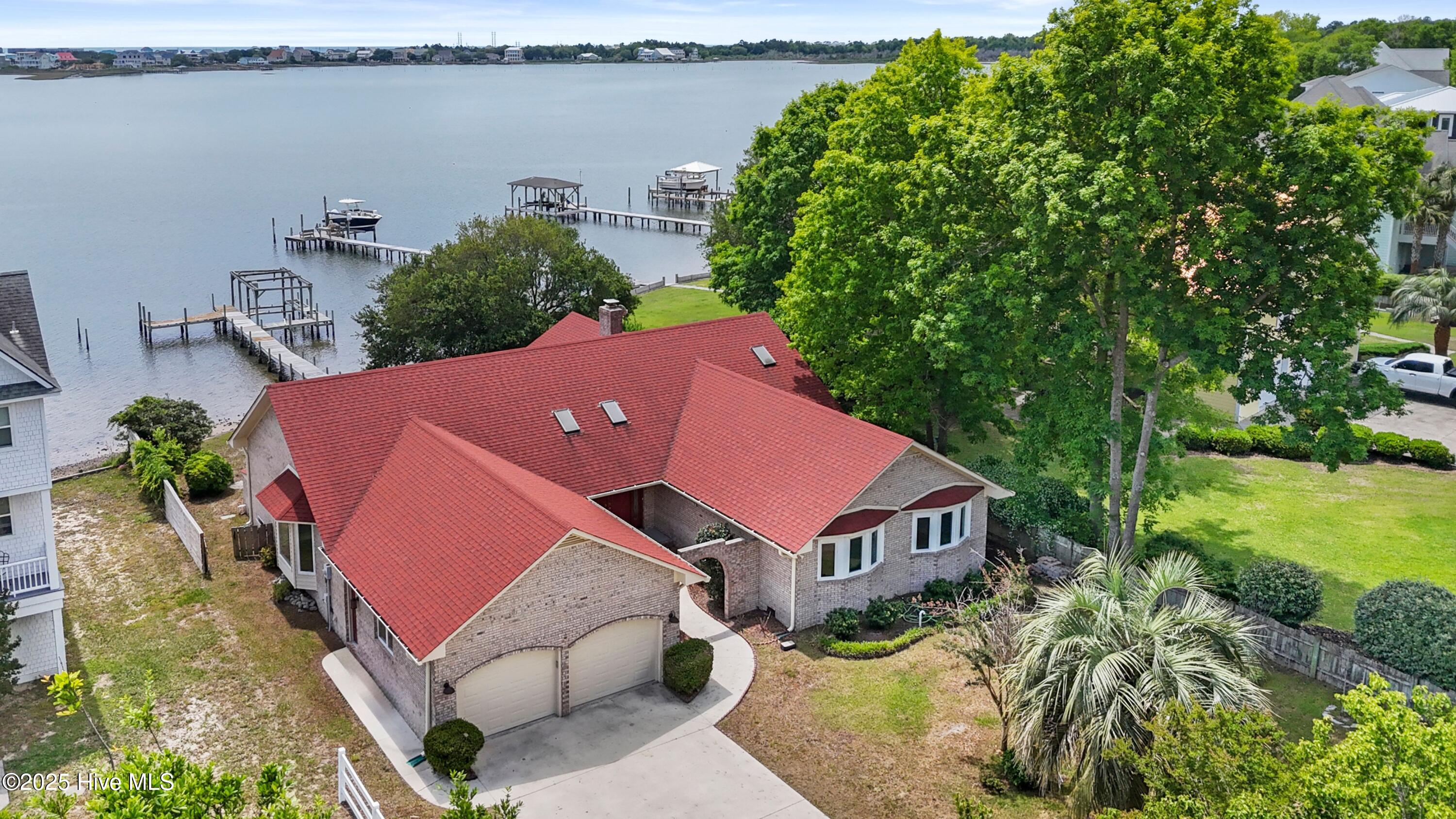 995 Chadwick Shores Drive