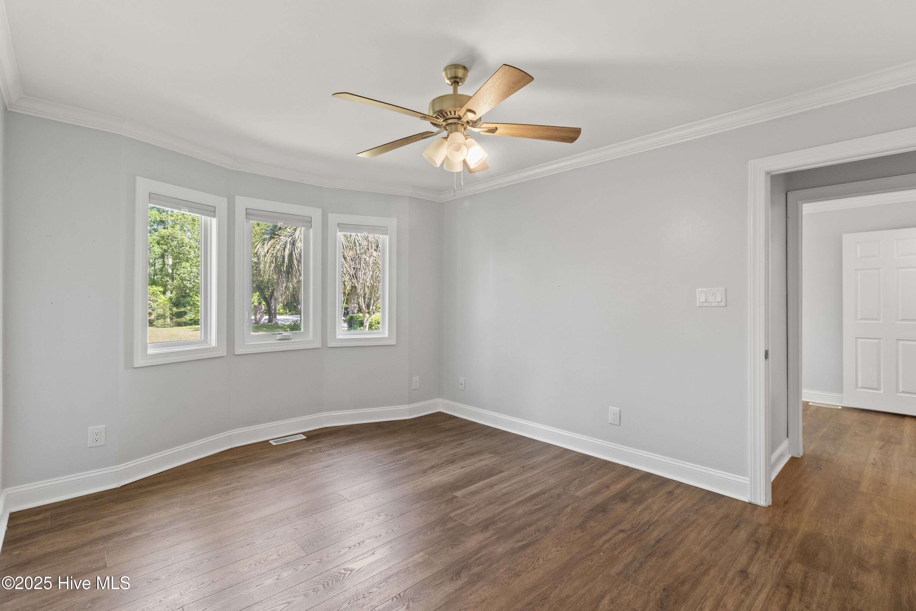 995 Chadwick Shores Drive