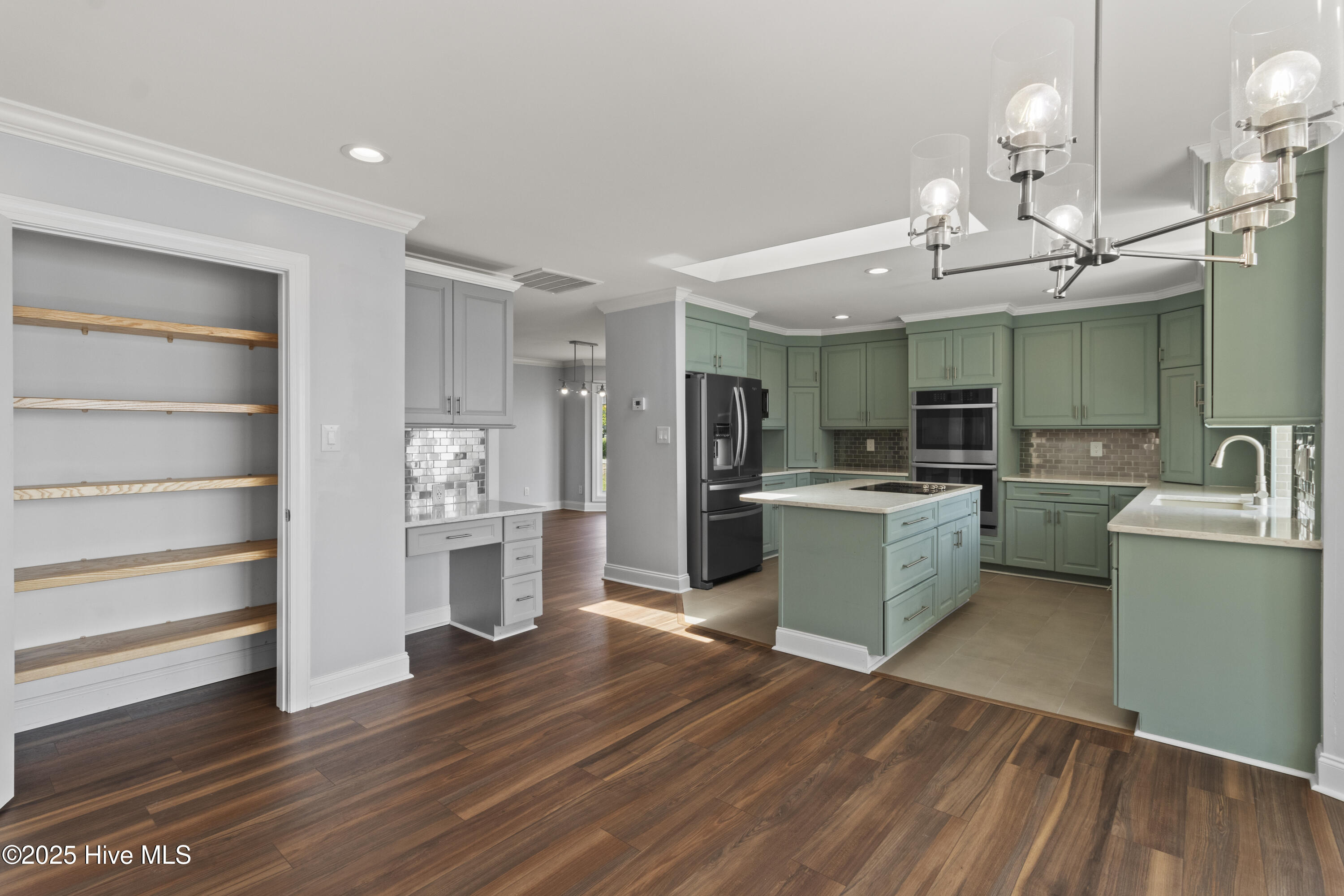 995 Chadwick Shores Drive