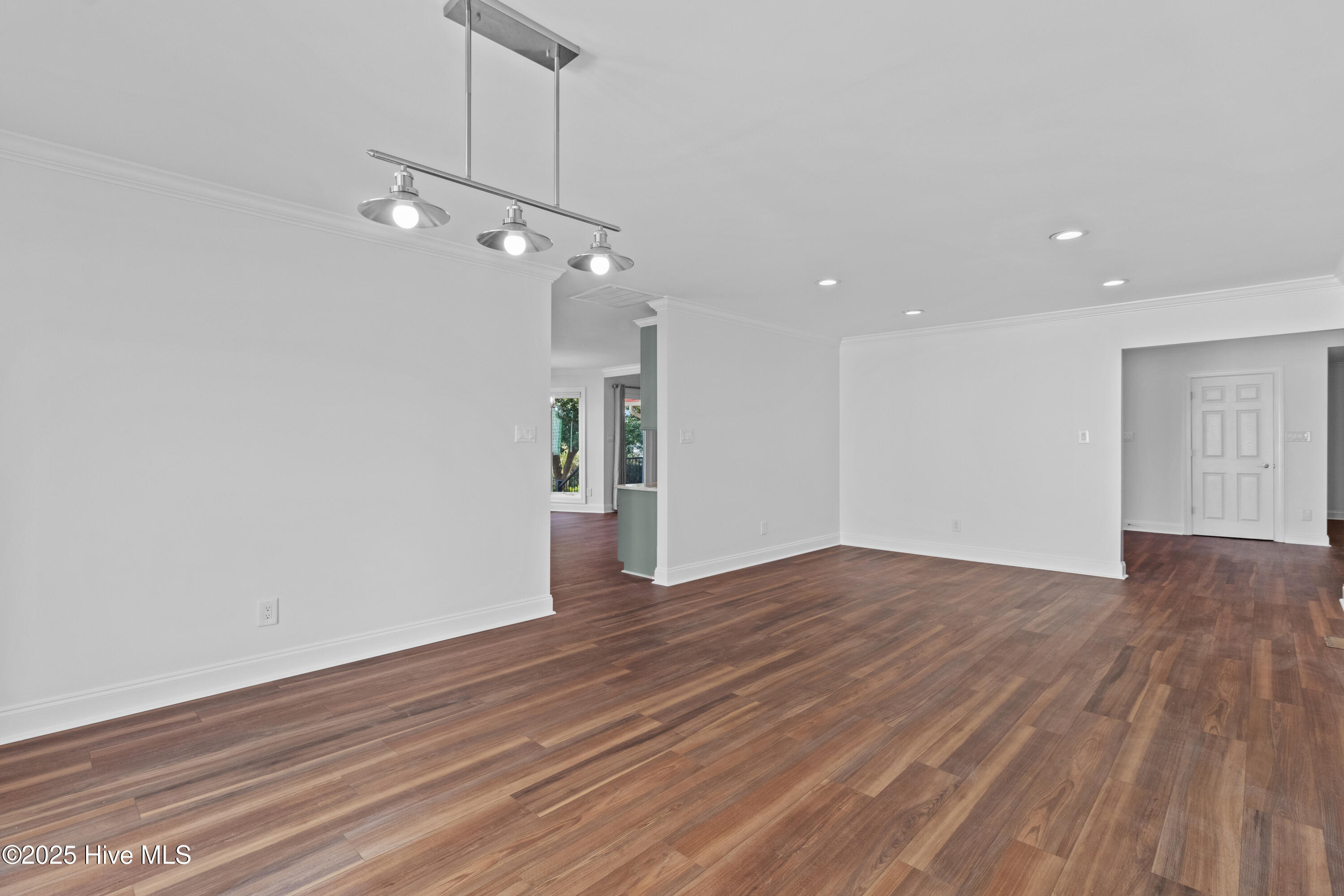 995 Chadwick Shores Drive