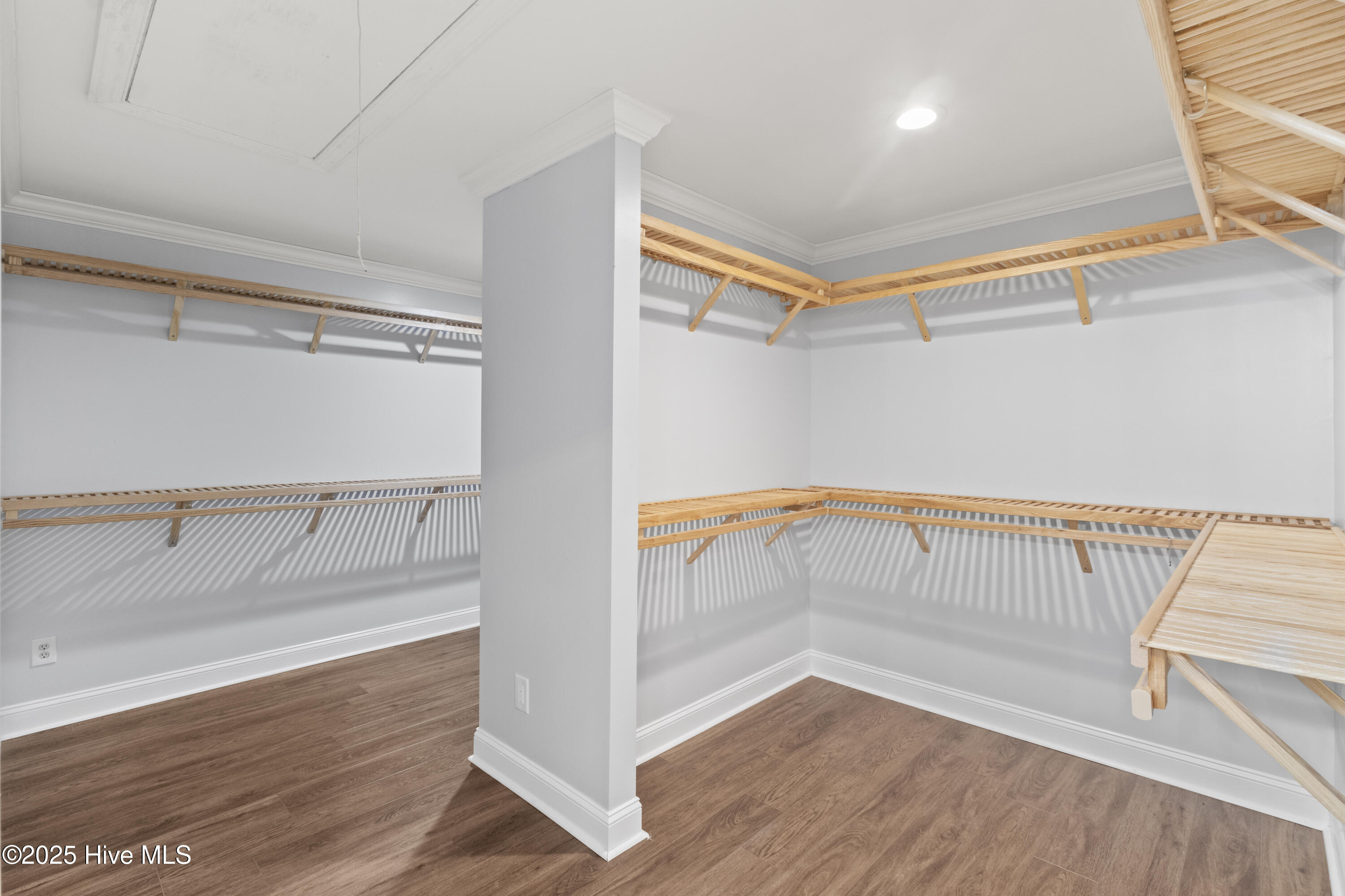 995 Chadwick Shores Drive