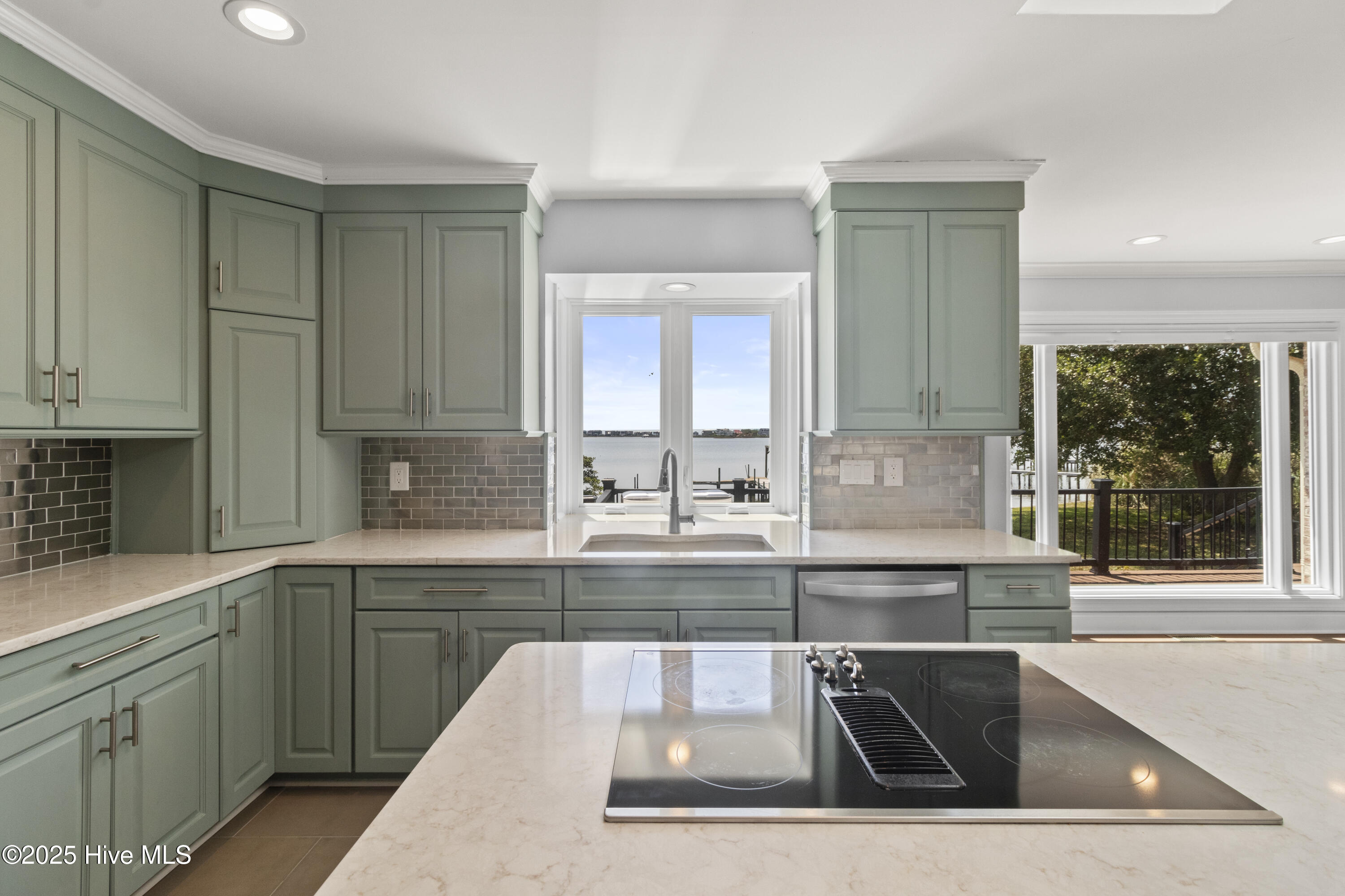 995 Chadwick Shores Drive