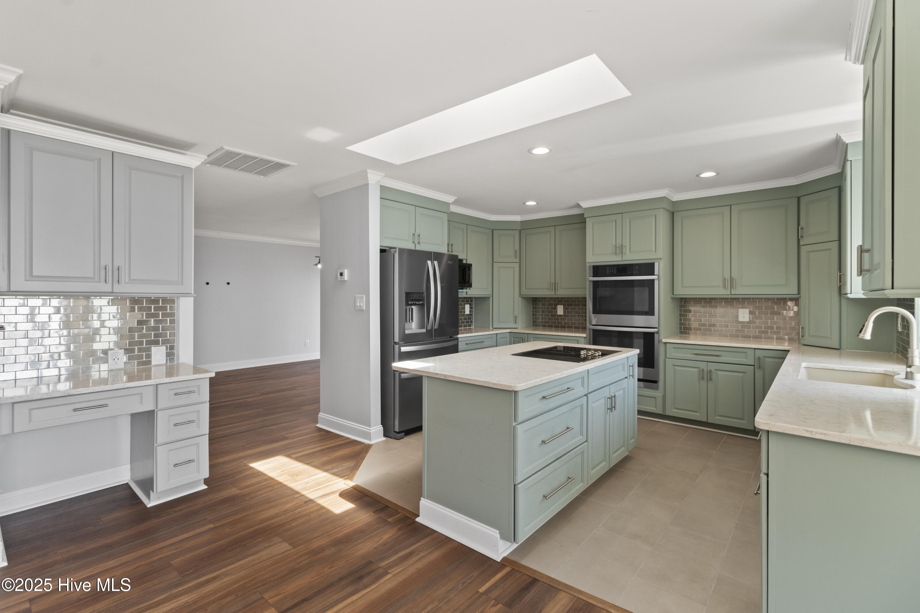 995 Chadwick Shores Drive