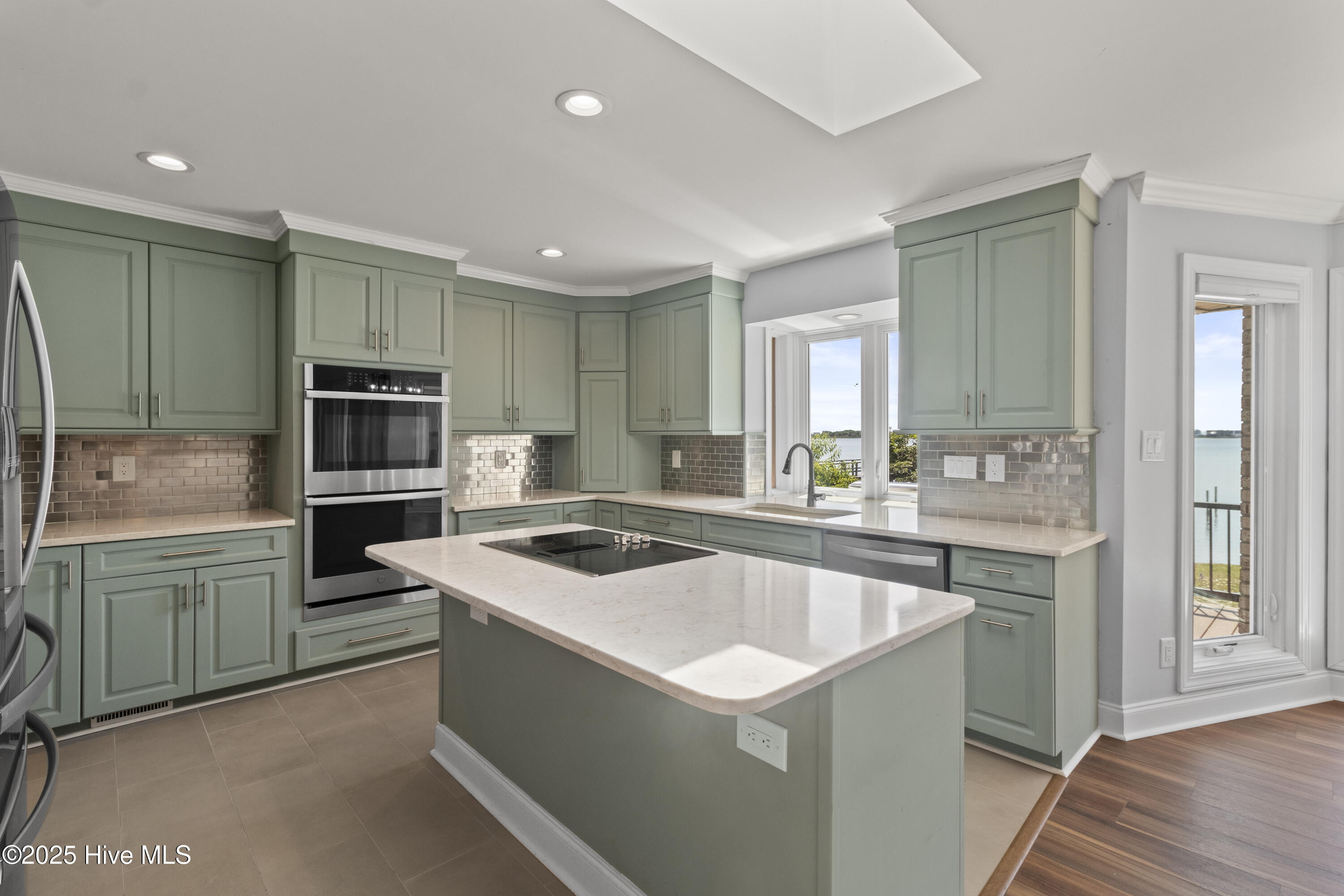 995 Chadwick Shores Drive