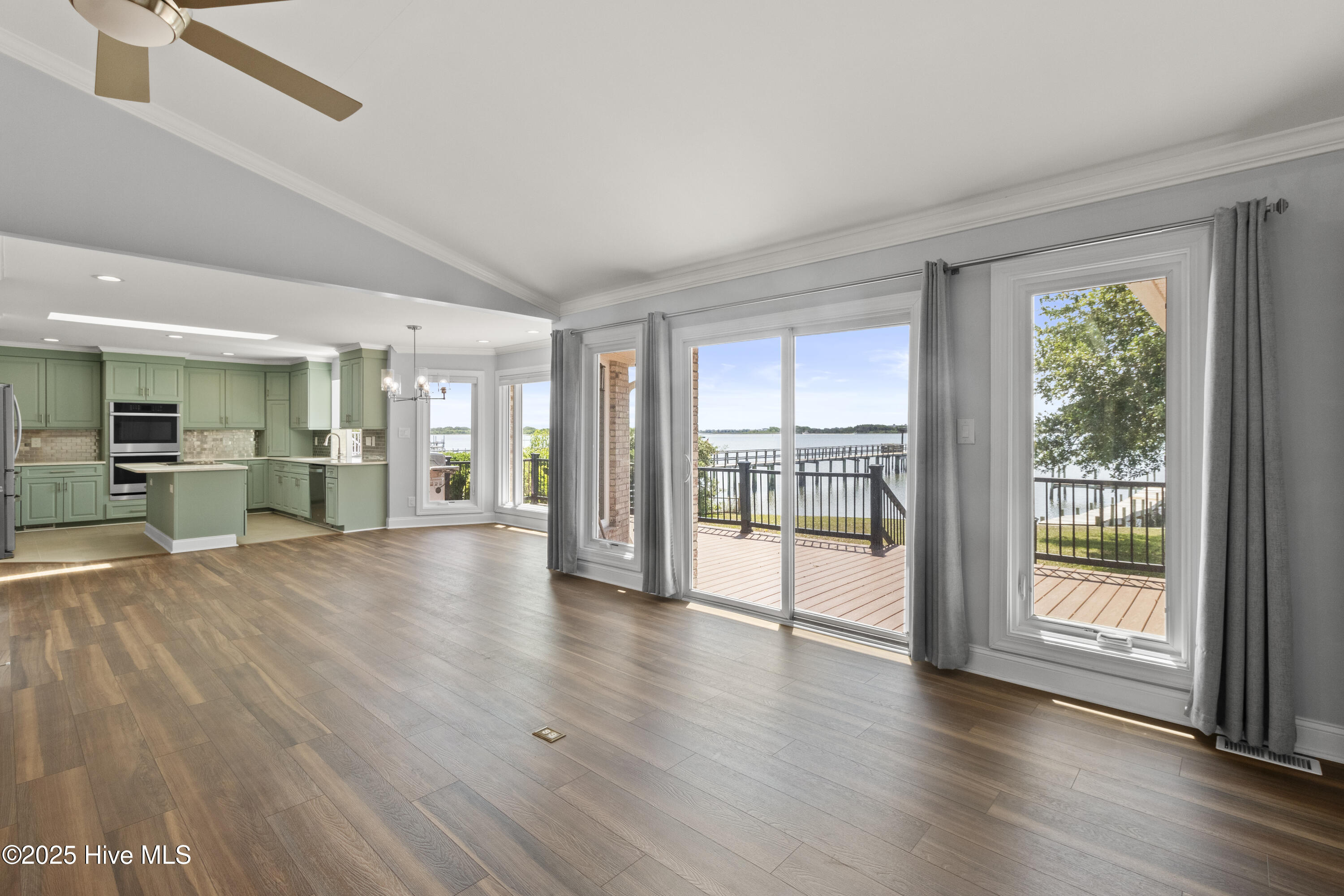 995 Chadwick Shores Drive