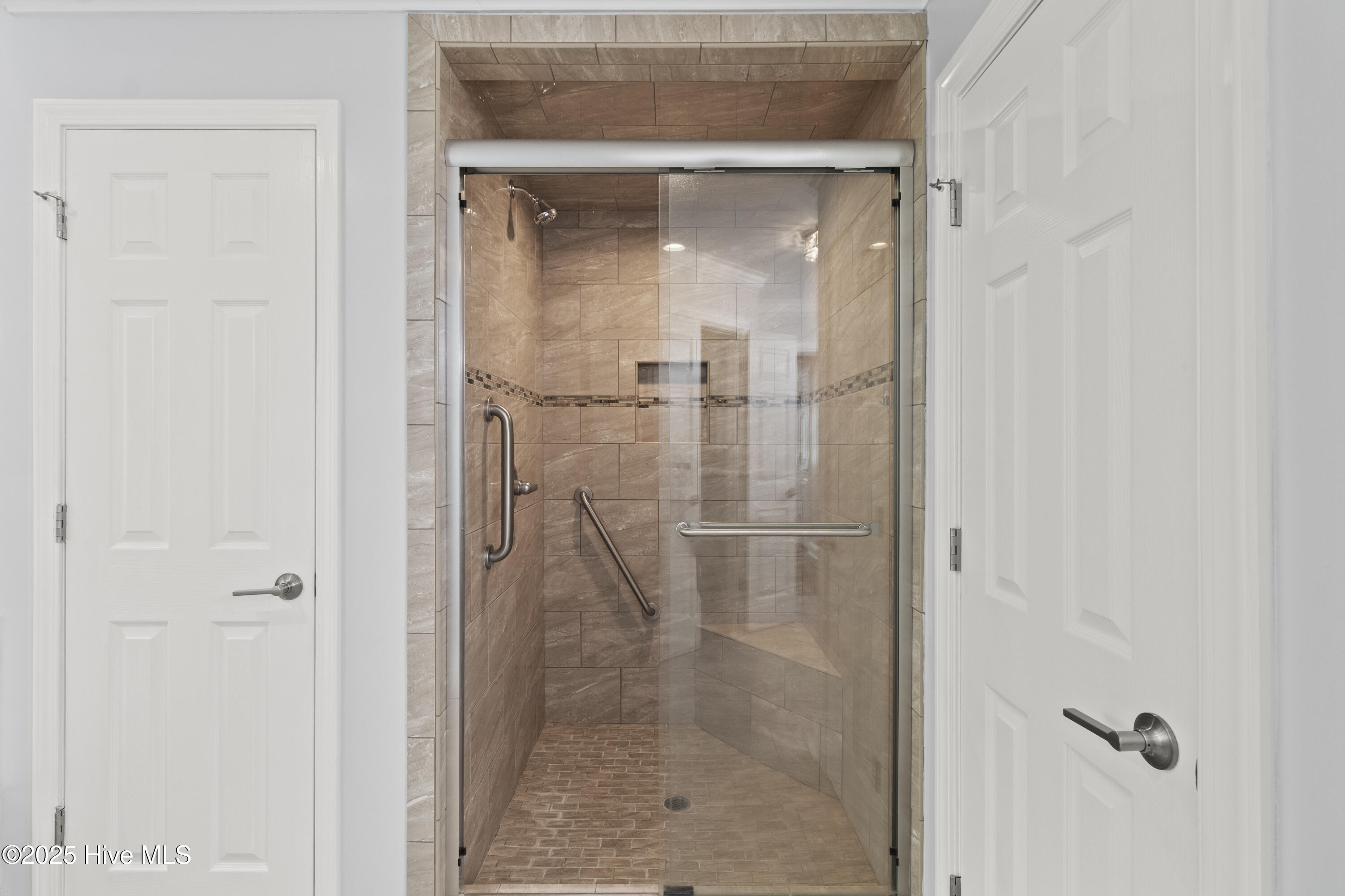 995 Chadwick Shores Drive