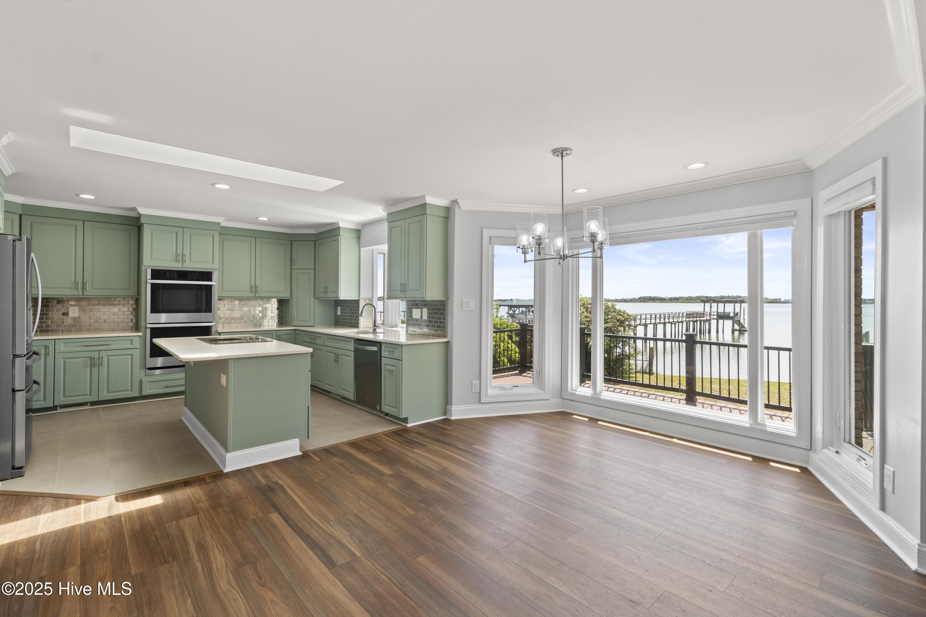 995 Chadwick Shores Drive