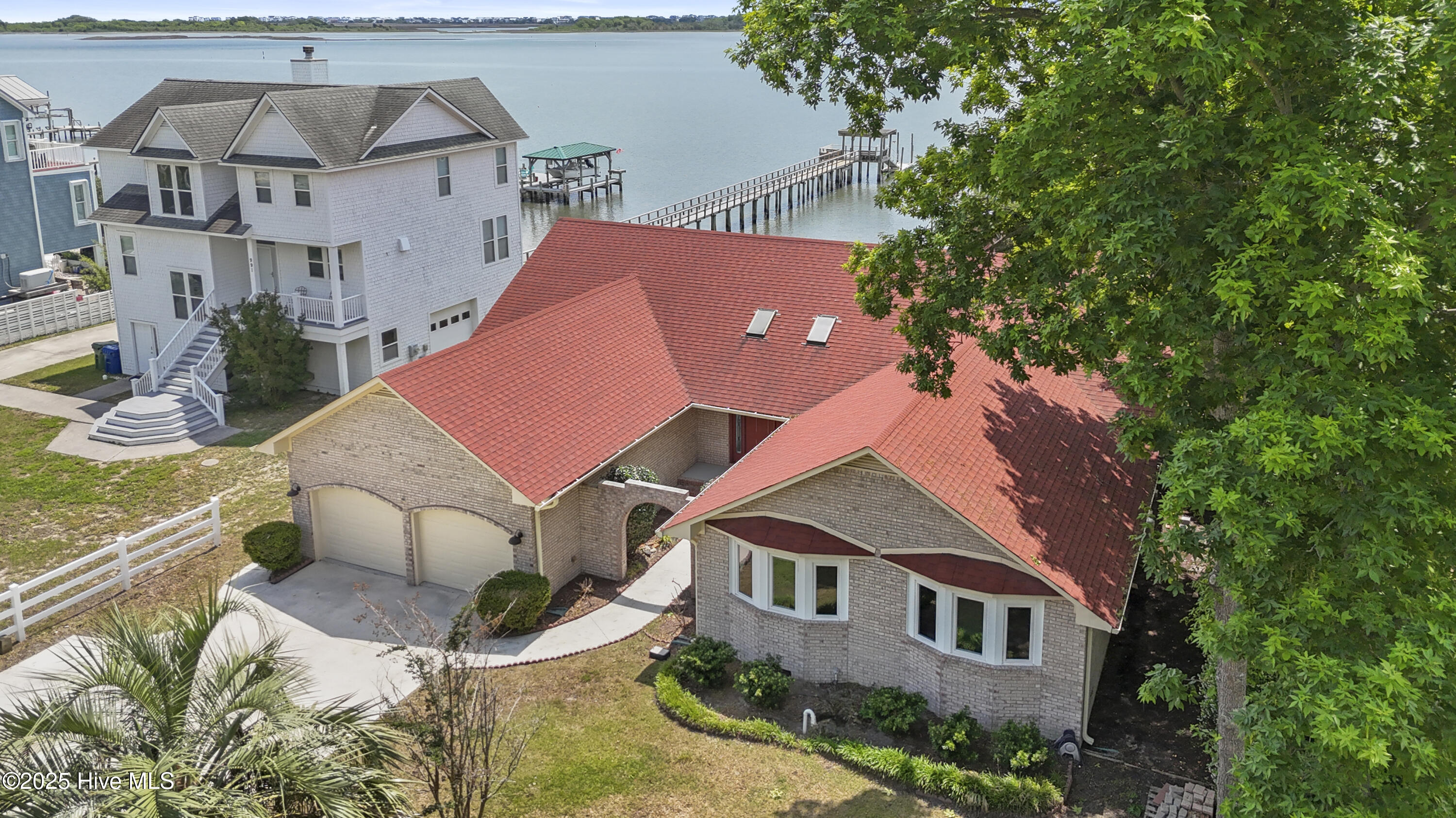 995 Chadwick Shores Drive