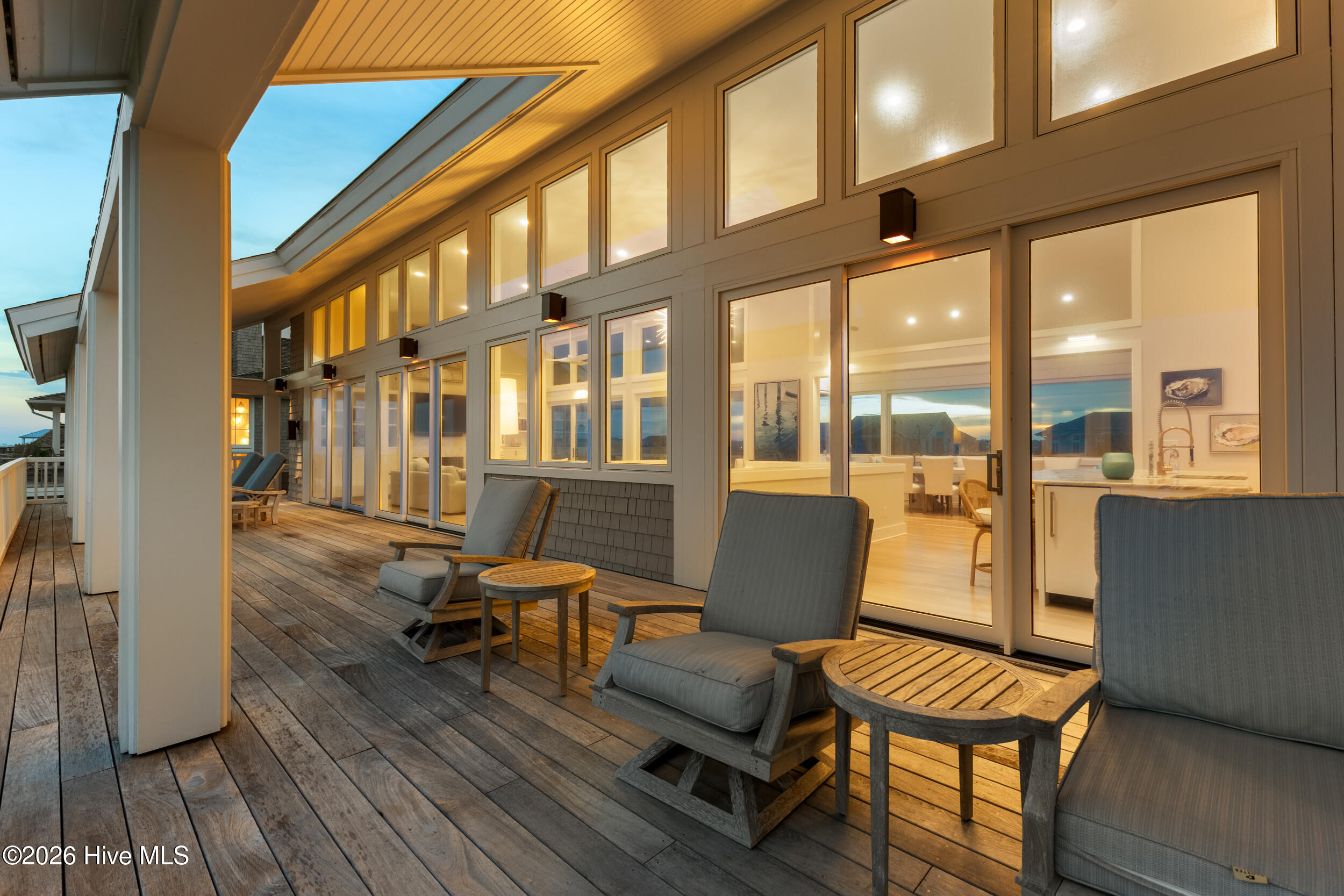 8 Beach Road S