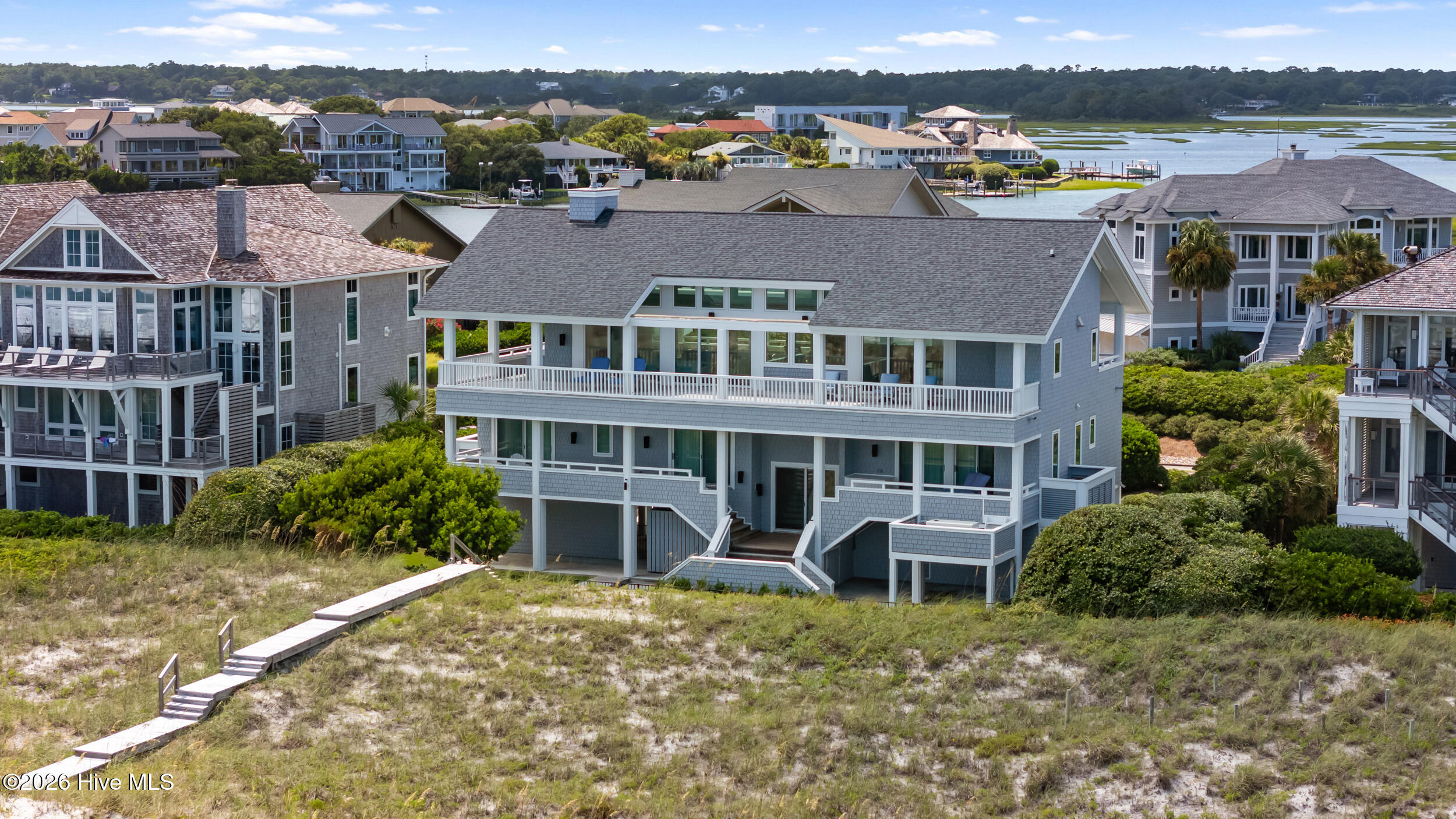 8 Beach Road S