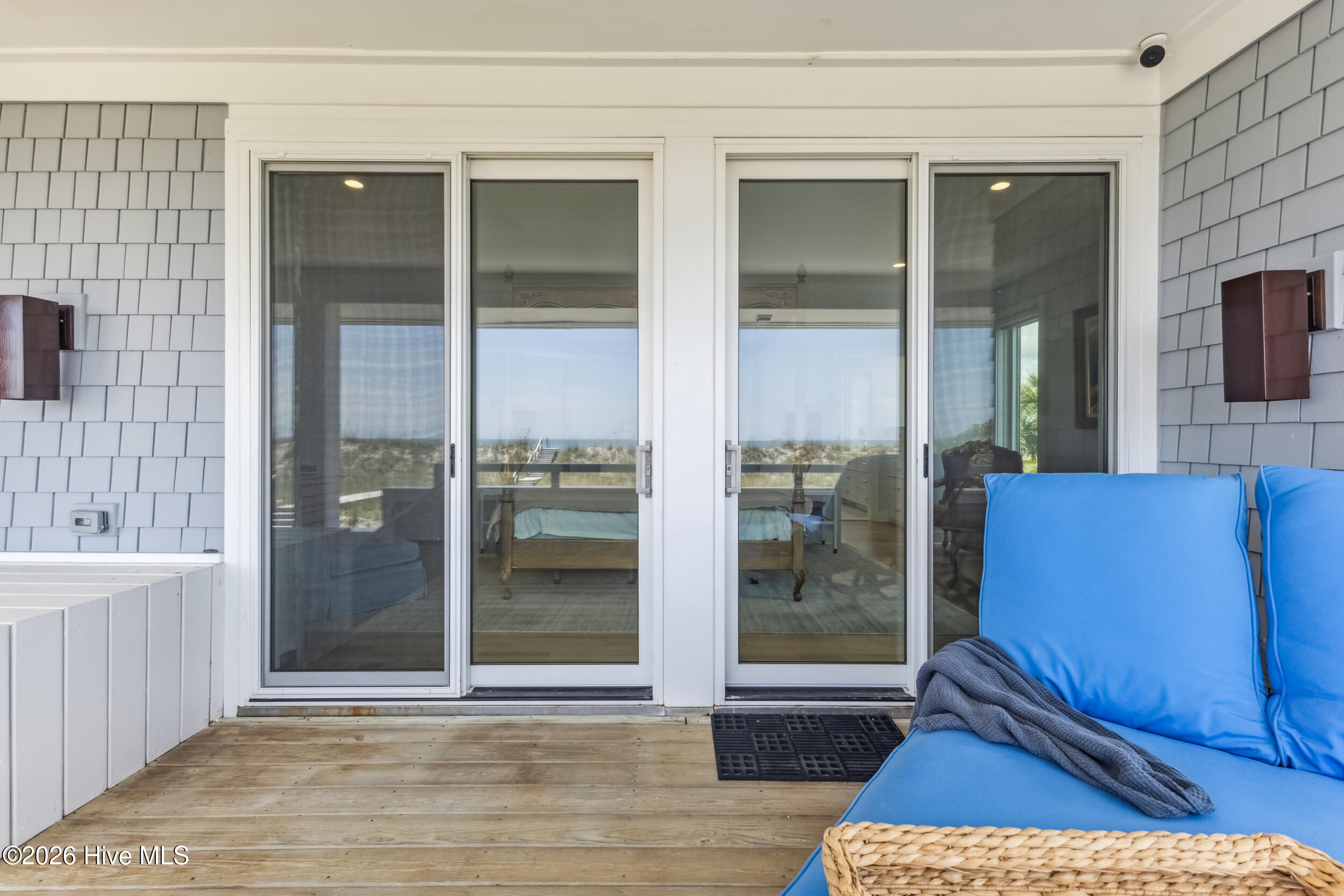 8 Beach Road S