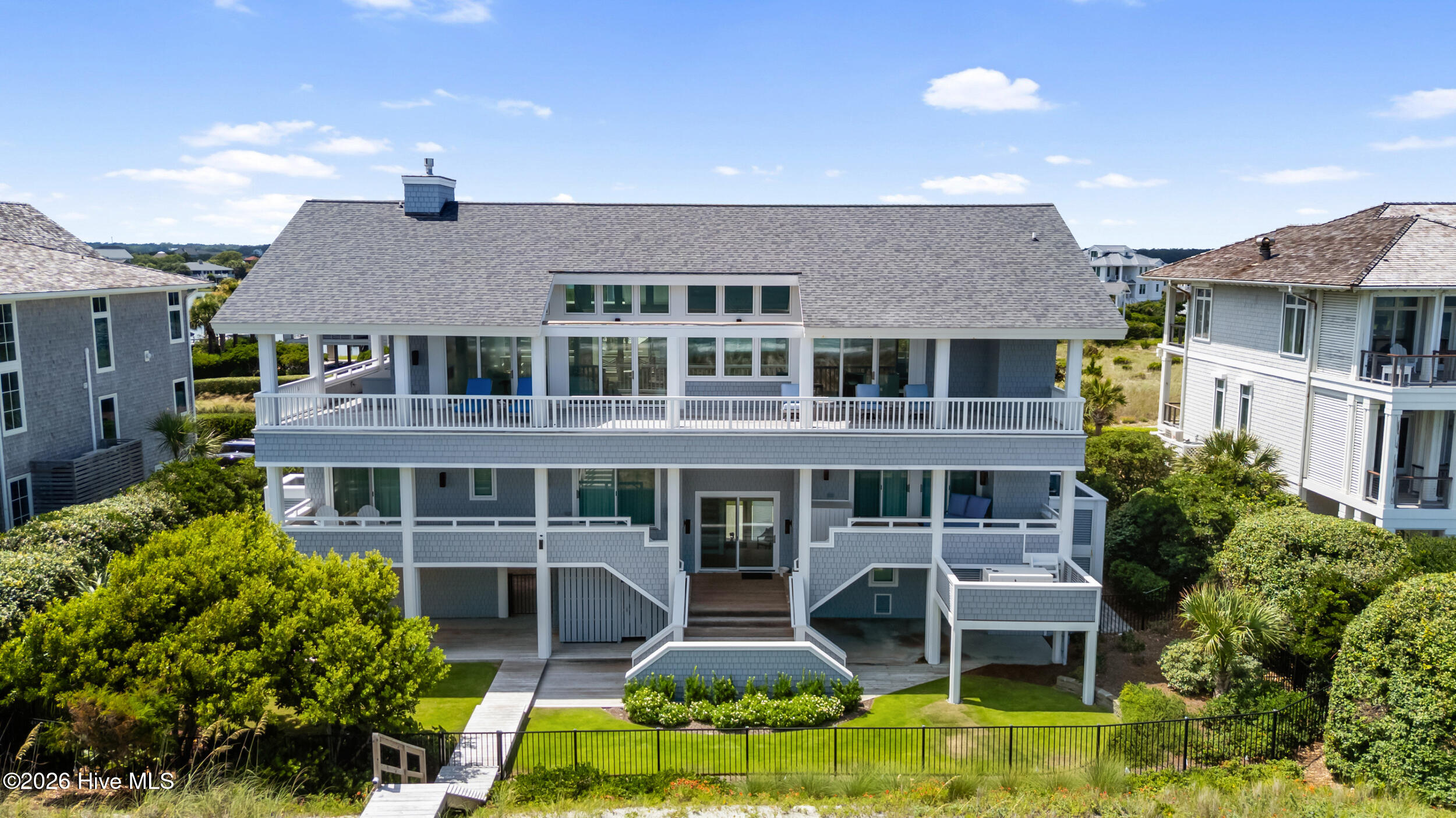 8 Beach Road S