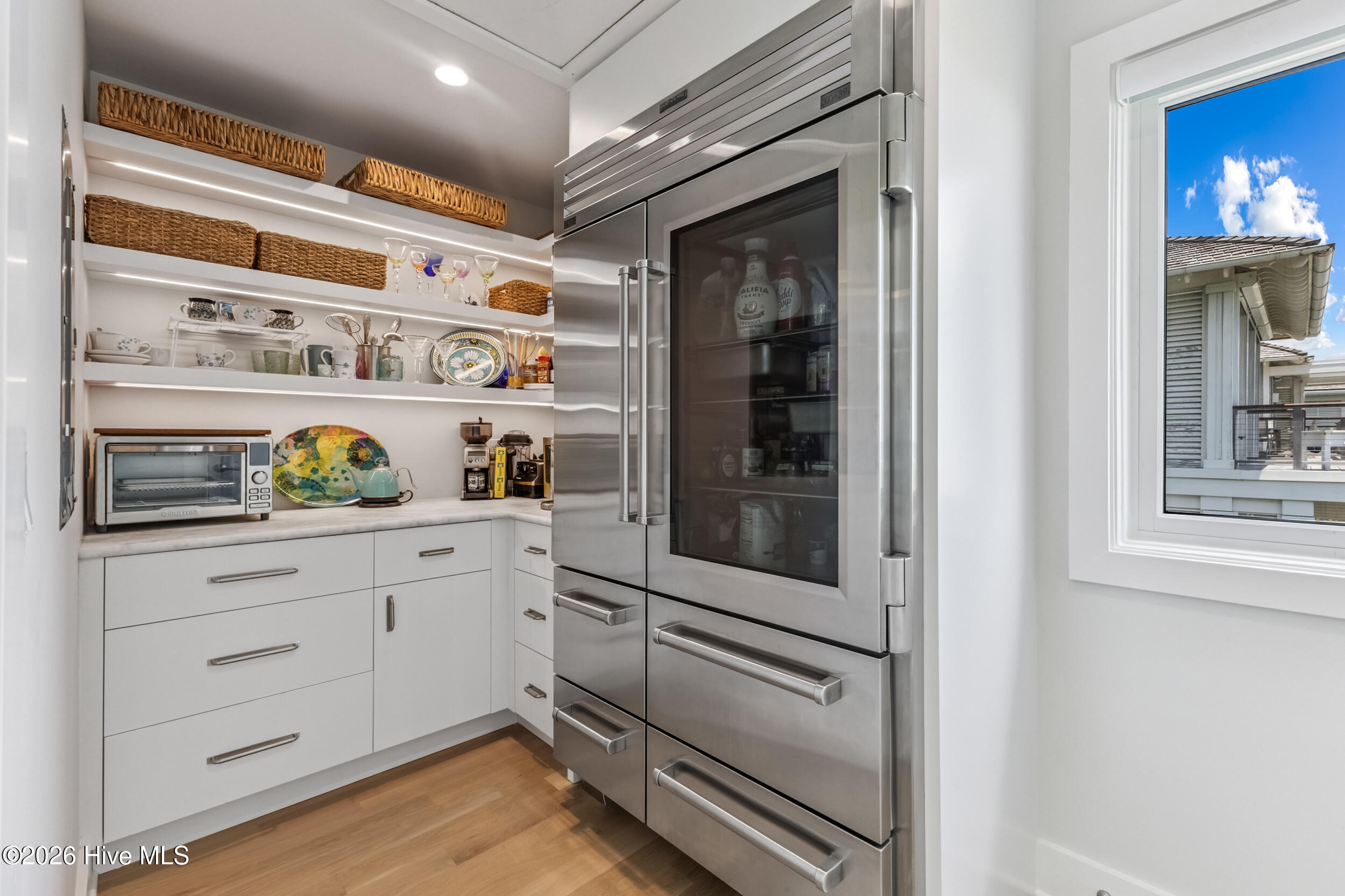 8 Beach Road S