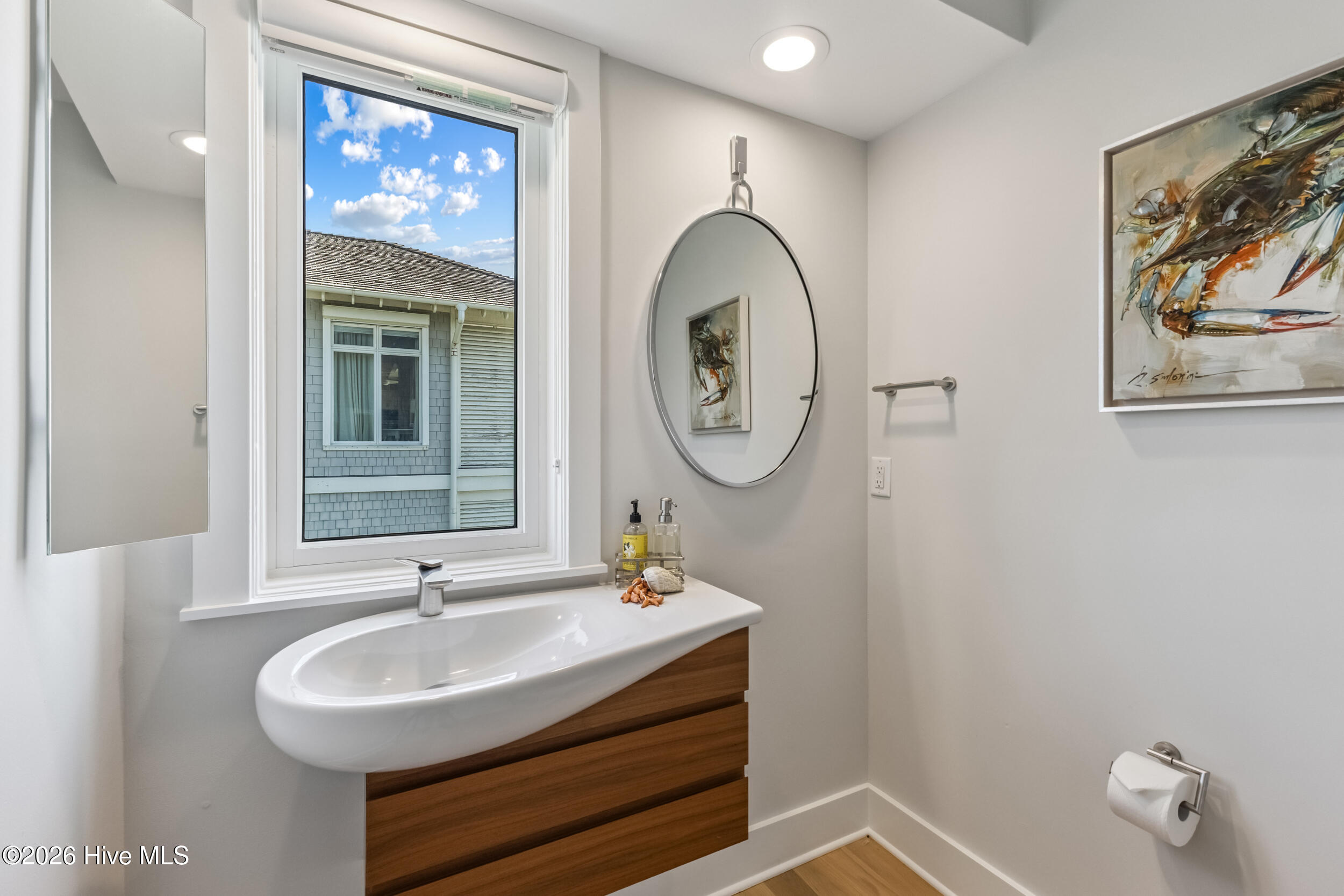 8 Beach Road S