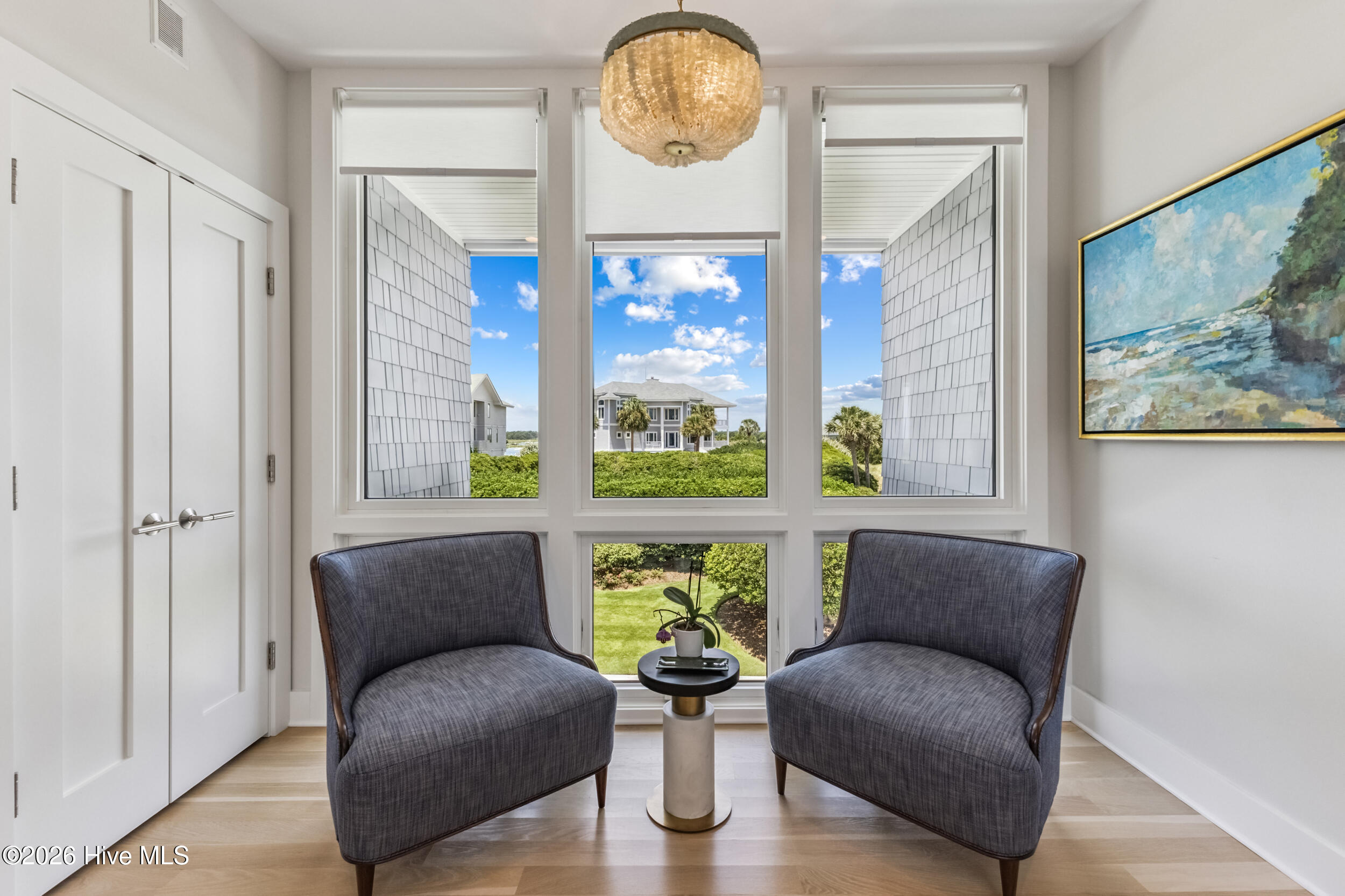 8 Beach Road S