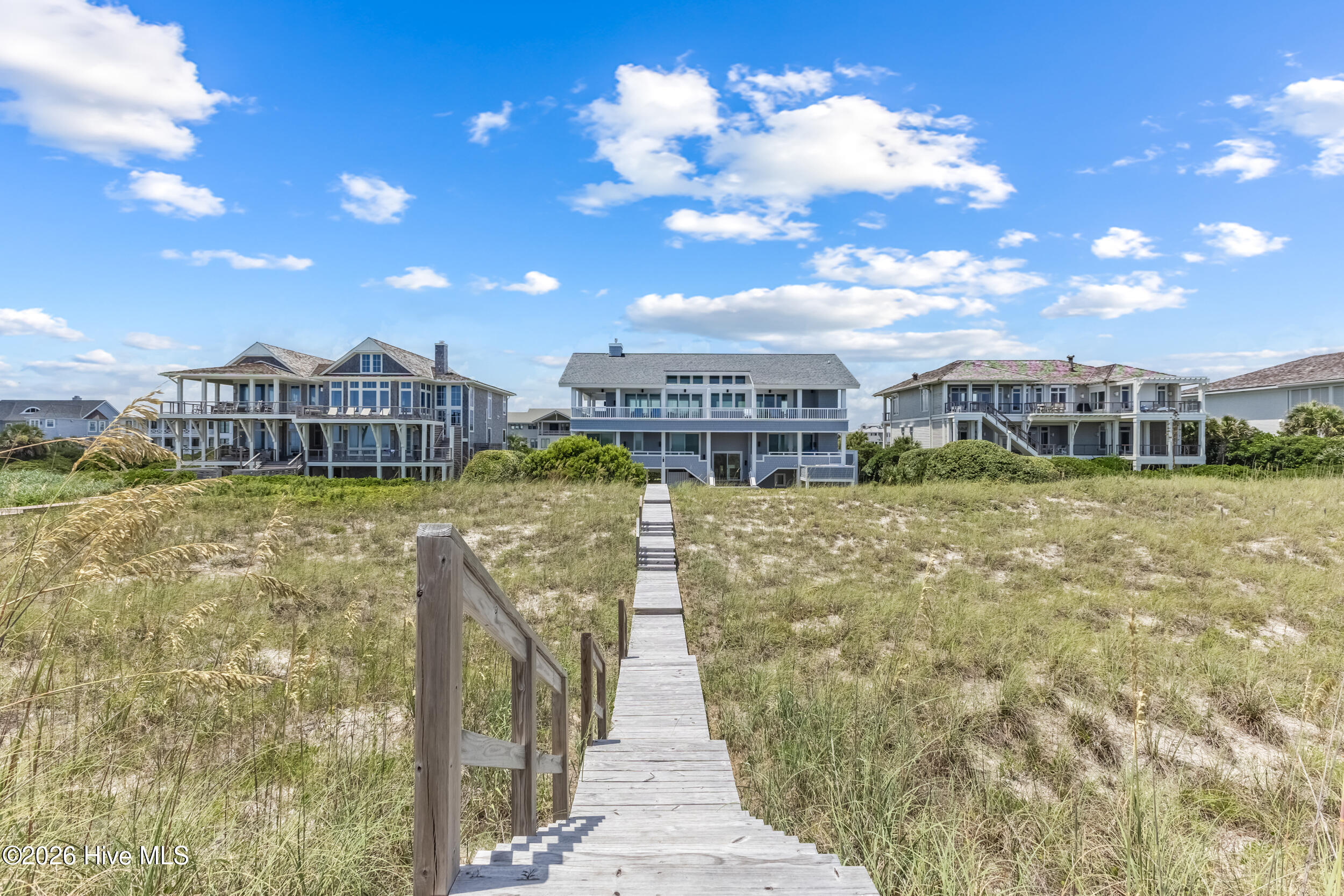 8 Beach Road S