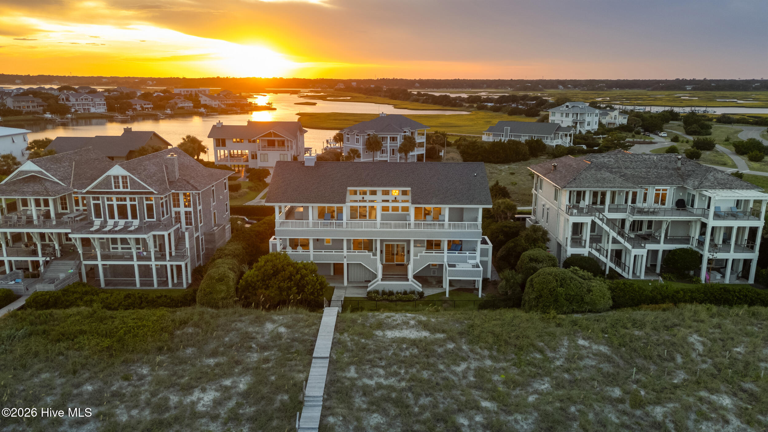 8 Beach Road S