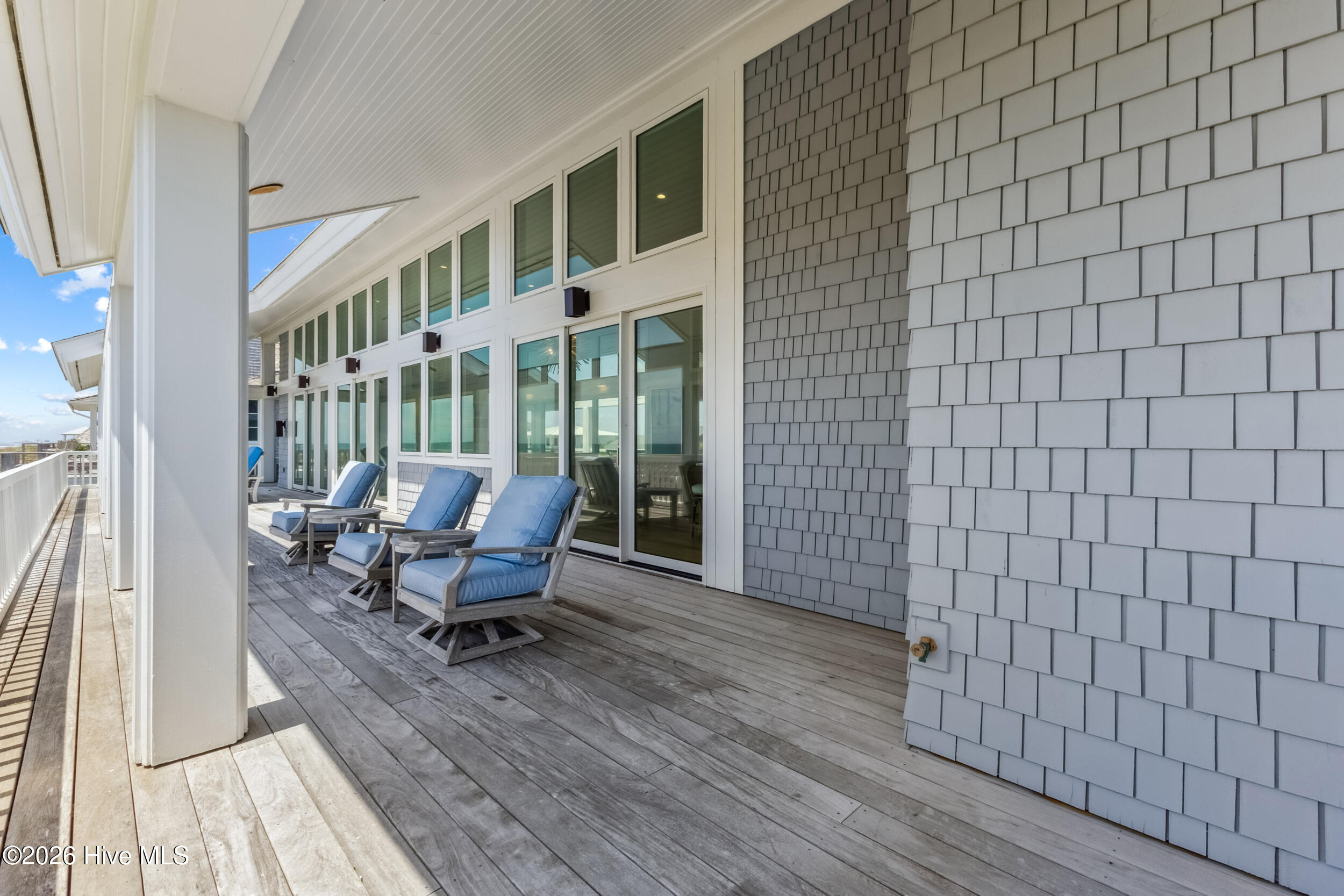 8 Beach Road S