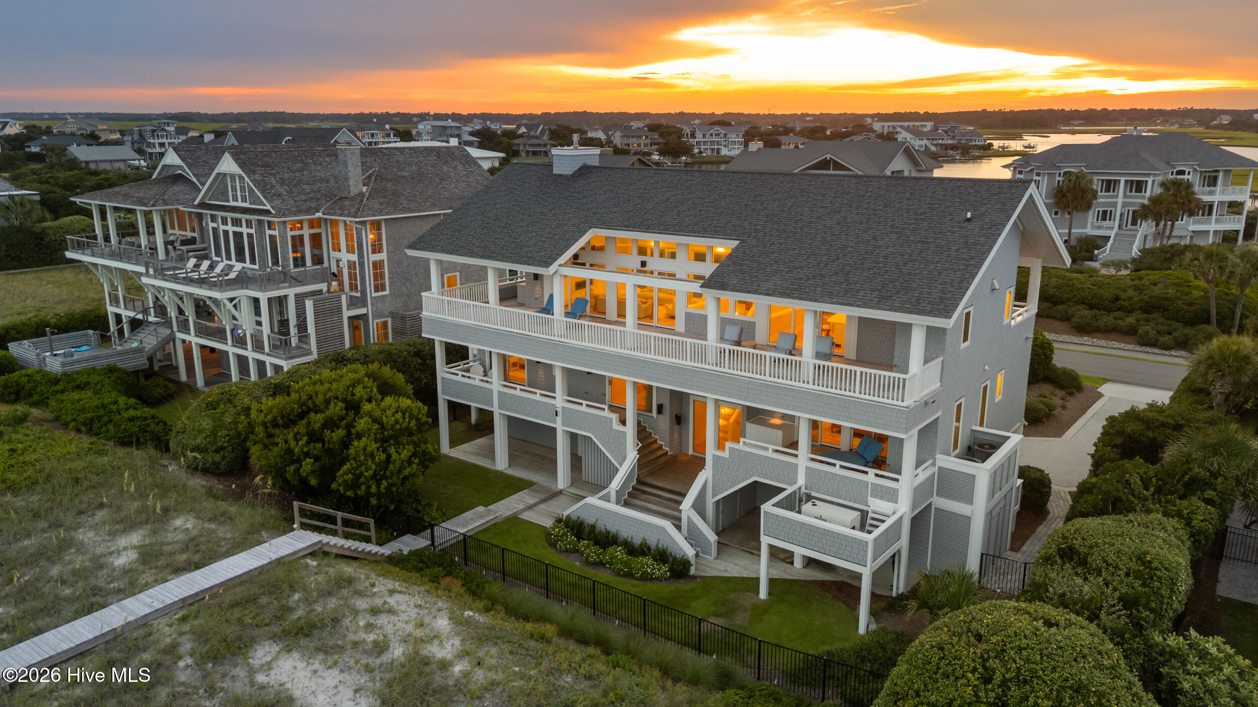 8 Beach Road S