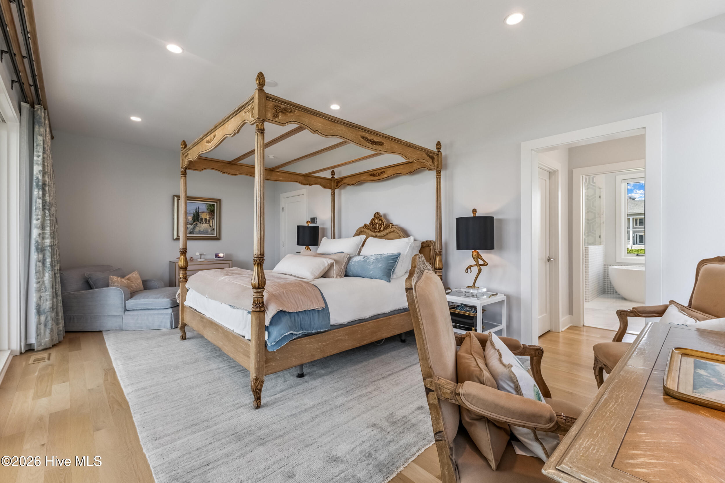 8 Beach Road S