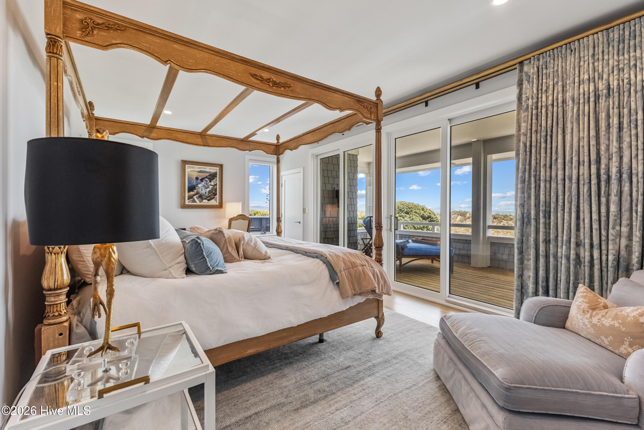 8 Beach Road S