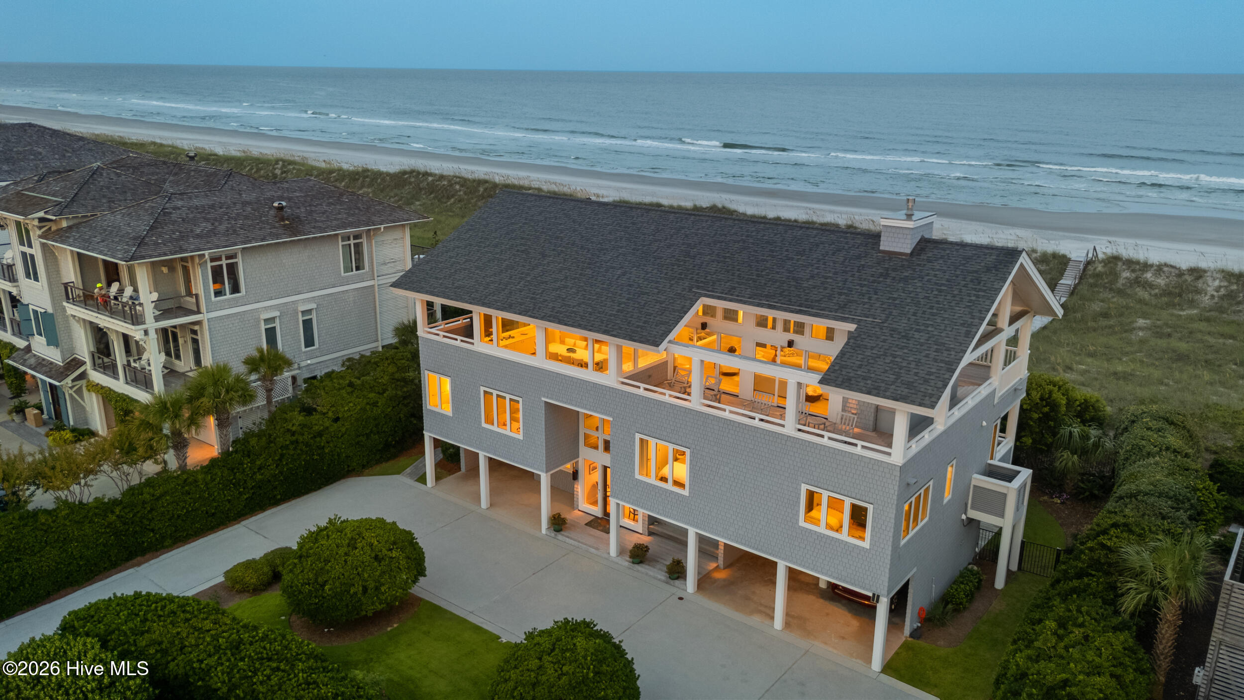 8 Beach Road S