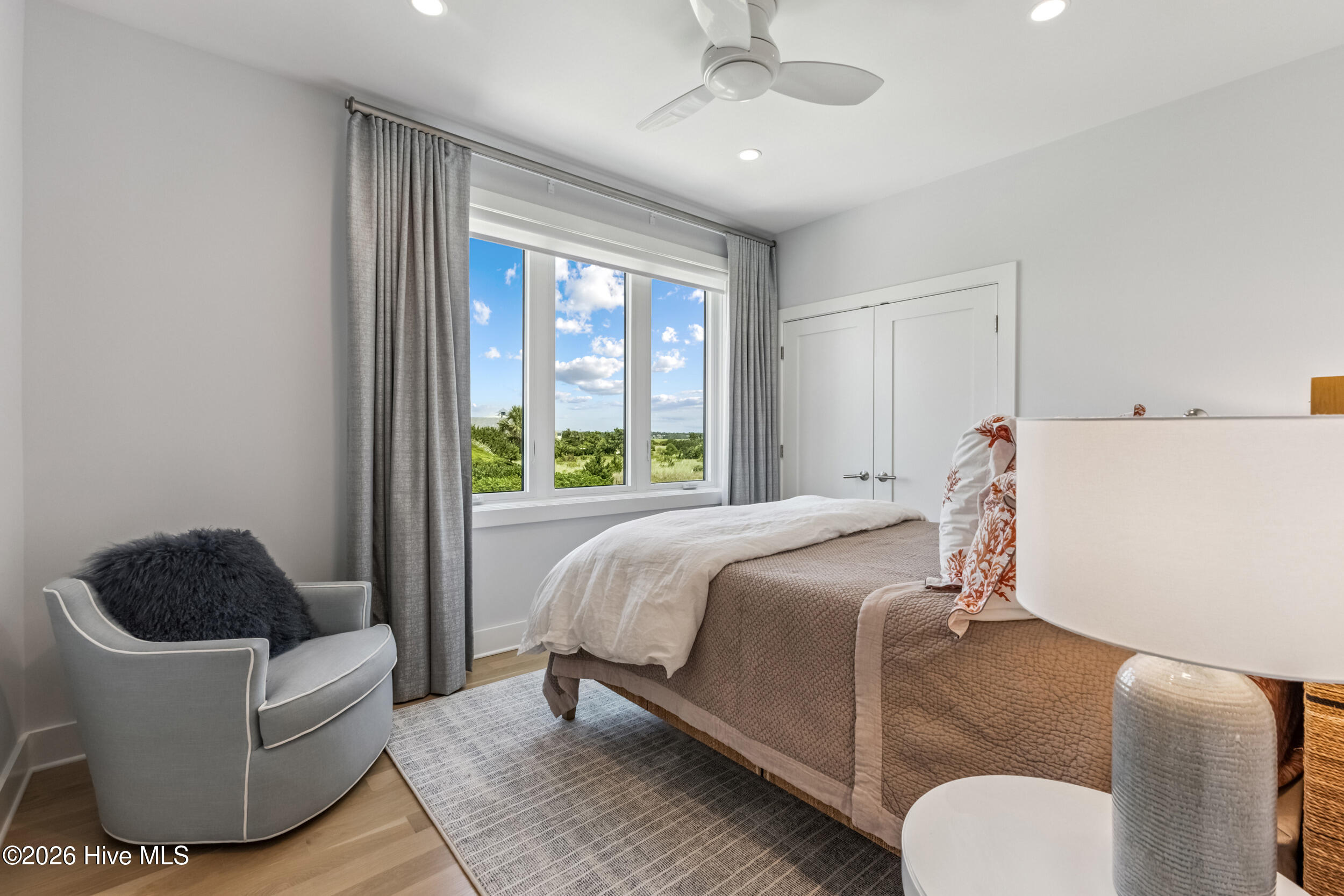 8 Beach Road S