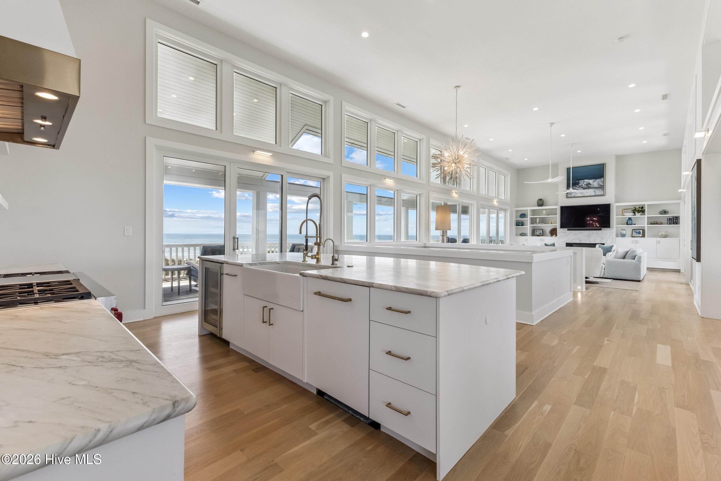 8 Beach Road S