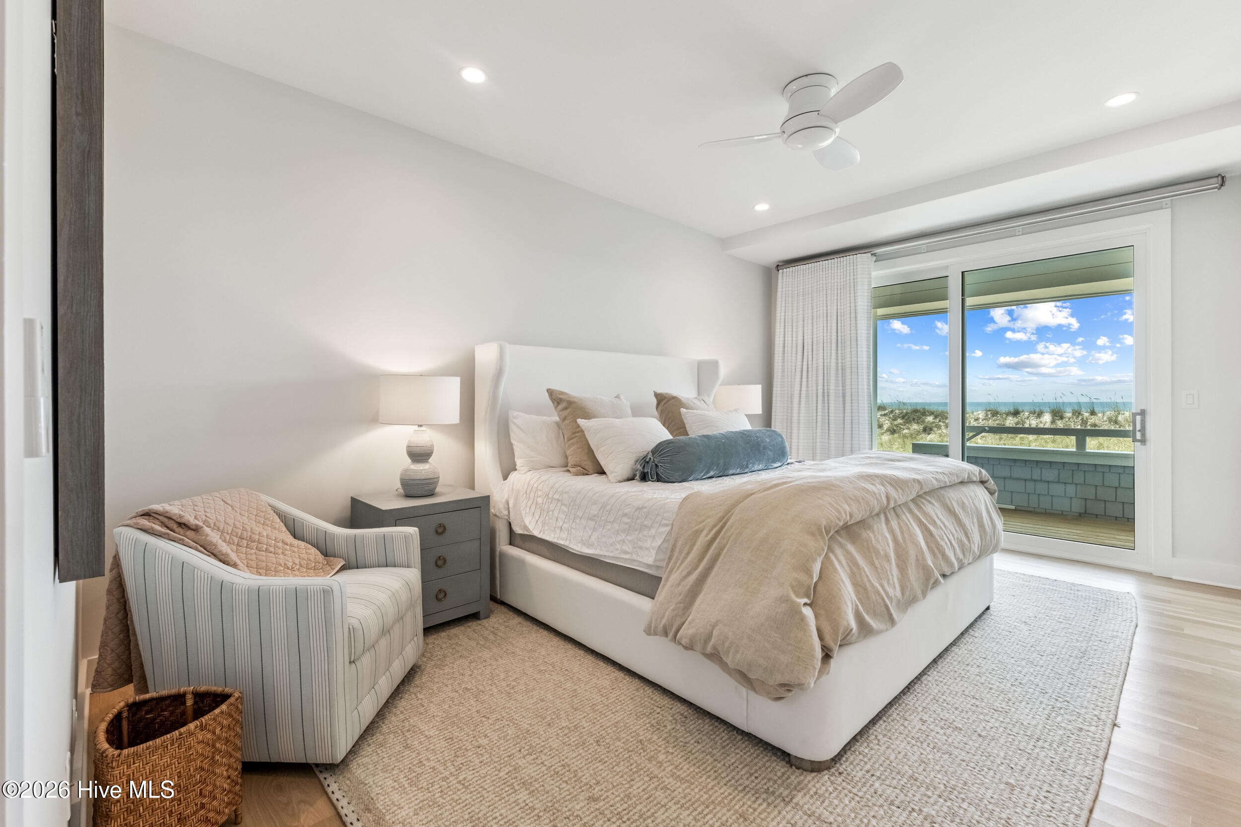 8 Beach Road S