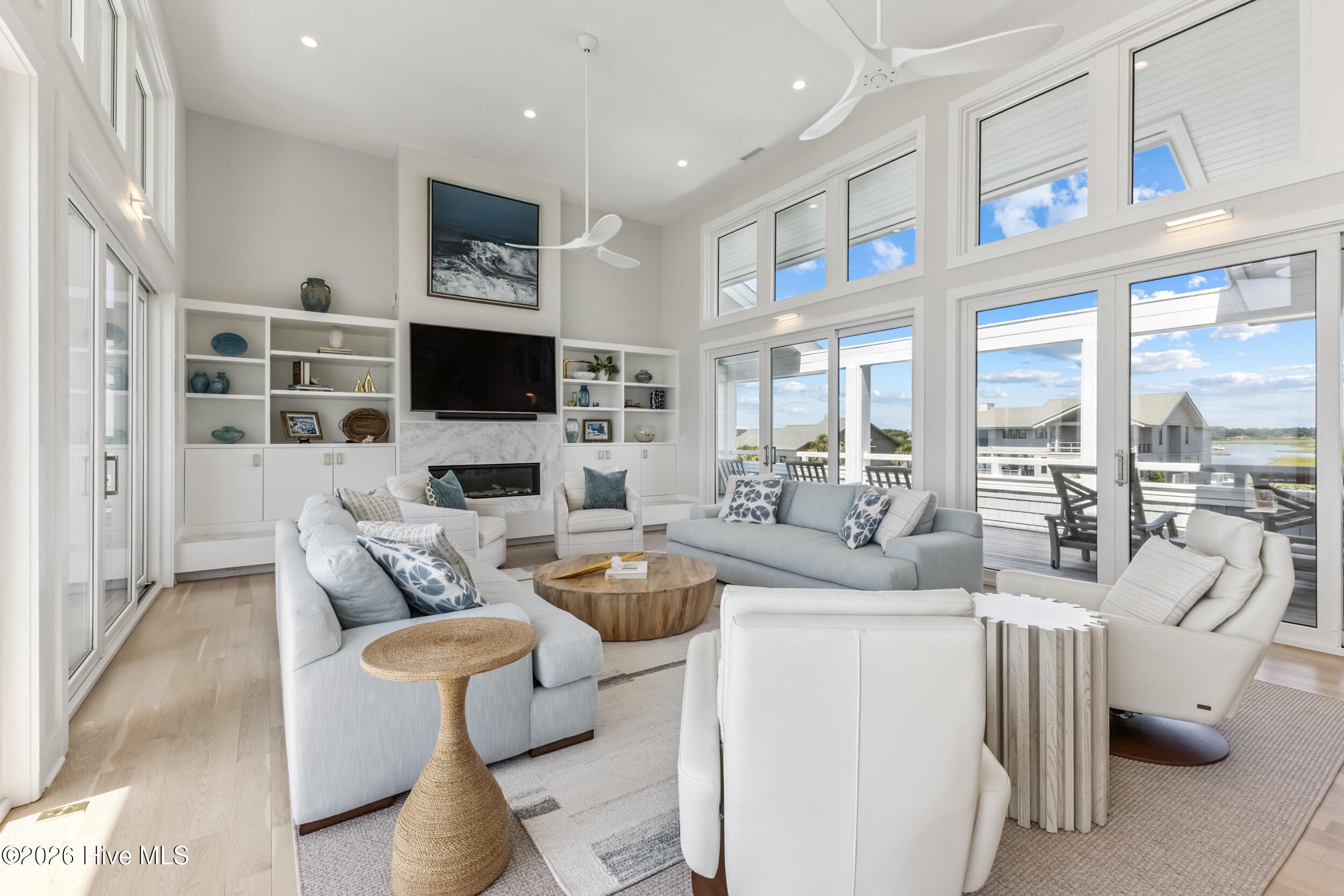 8 Beach Road S