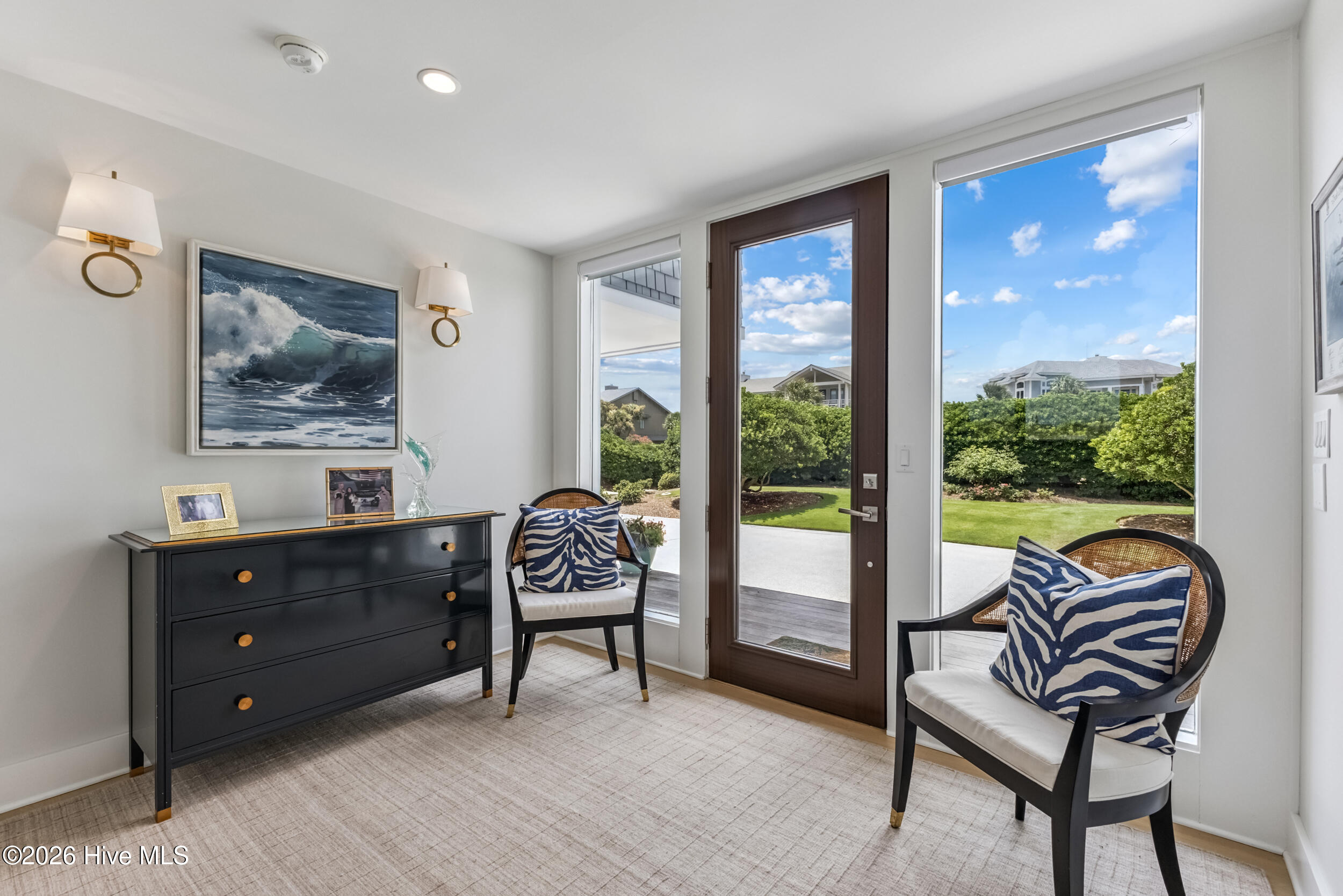8 Beach Road S