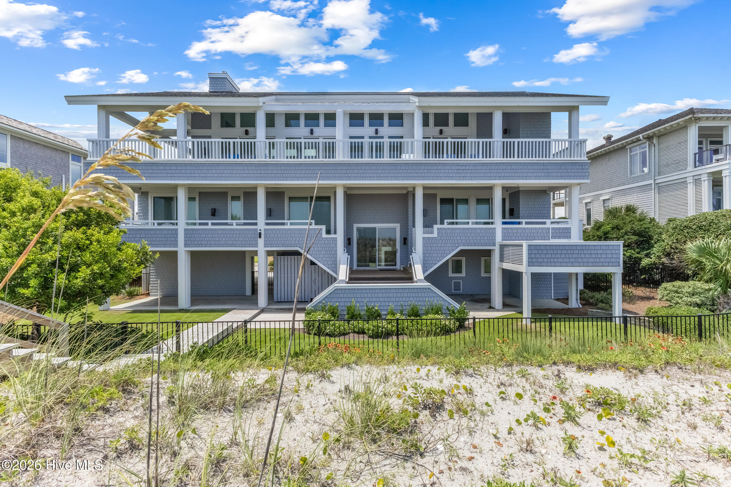 8 Beach Road S