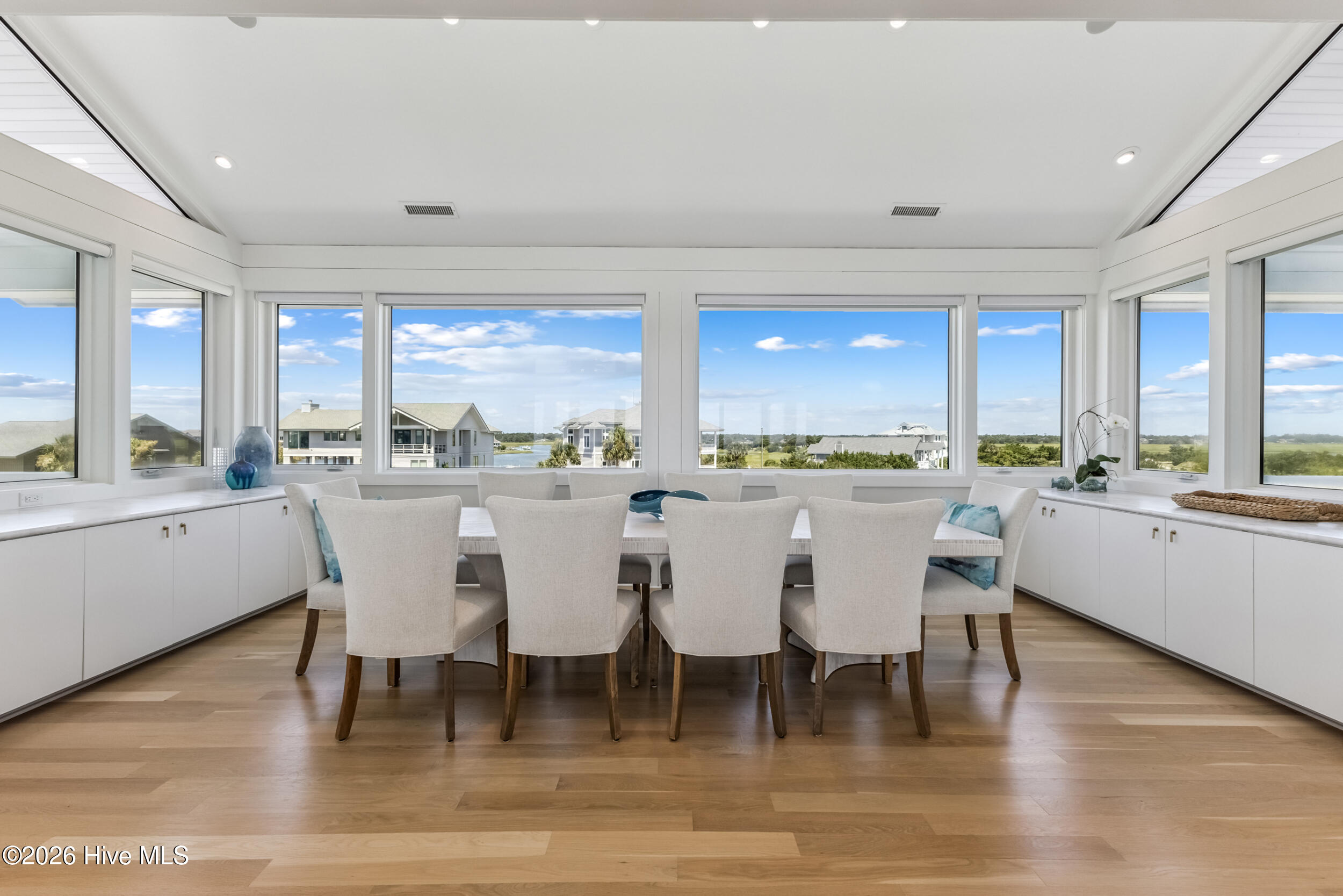 8 Beach Road S