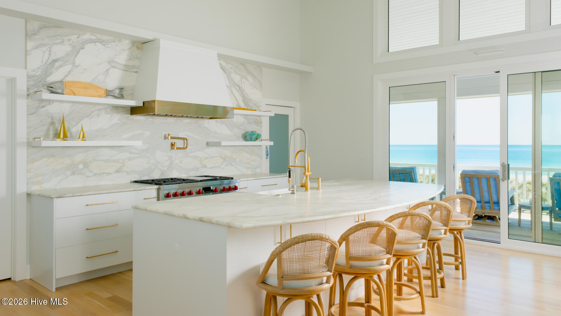 8 Beach Road S