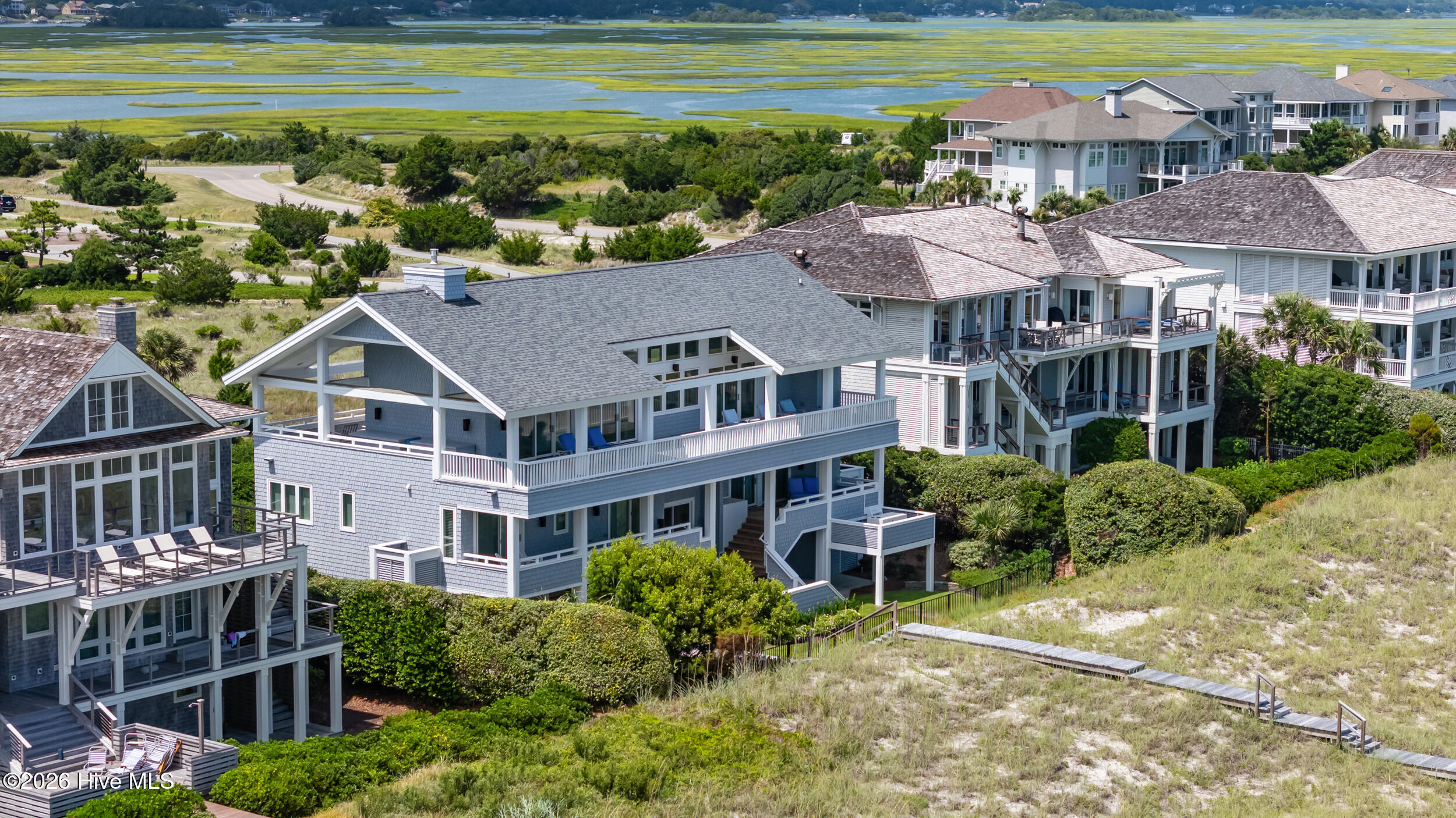 8 Beach Road S