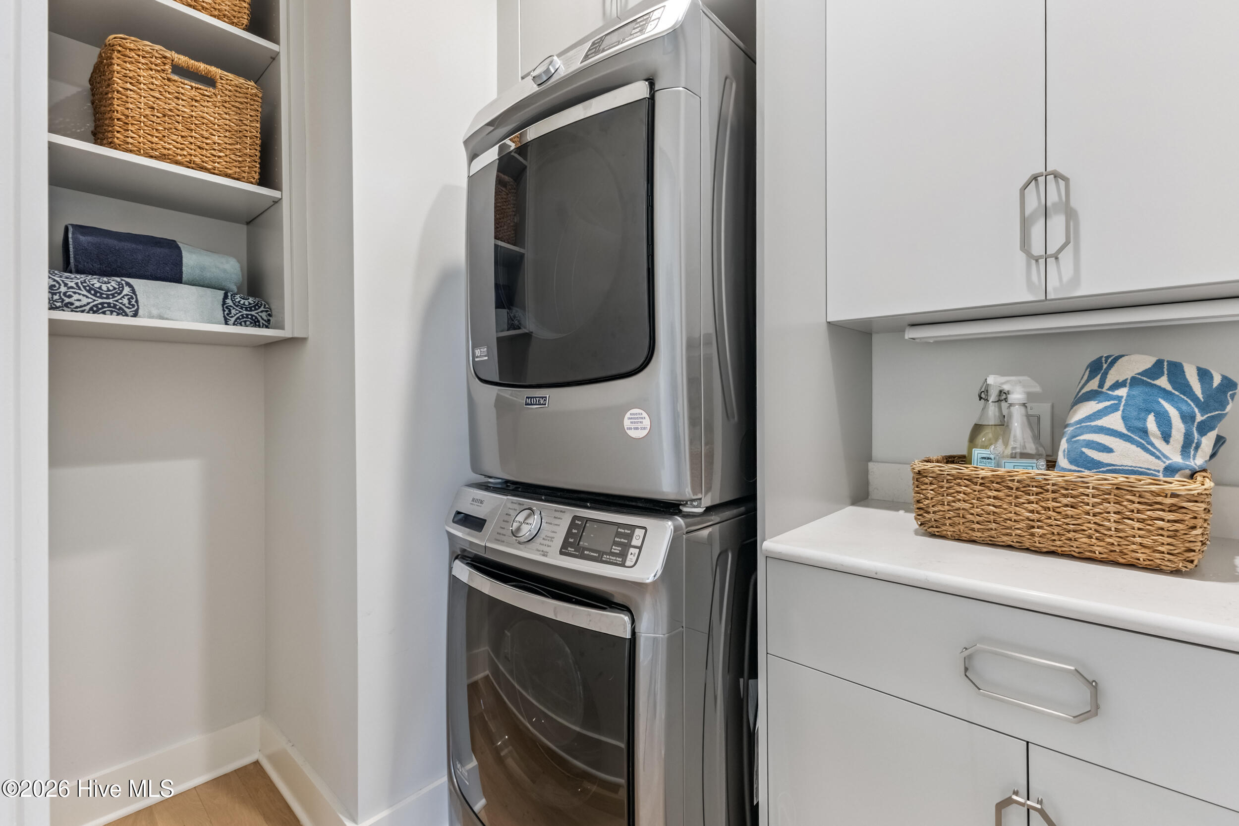8 Beach Road S