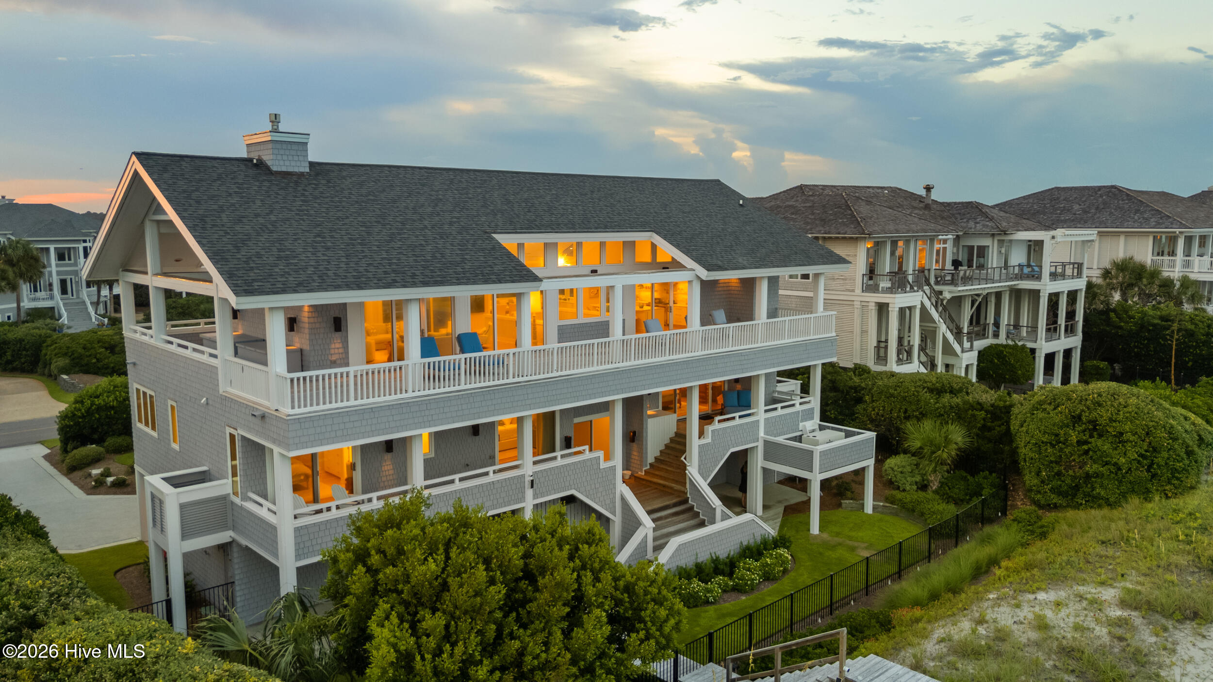 8 Beach Road S