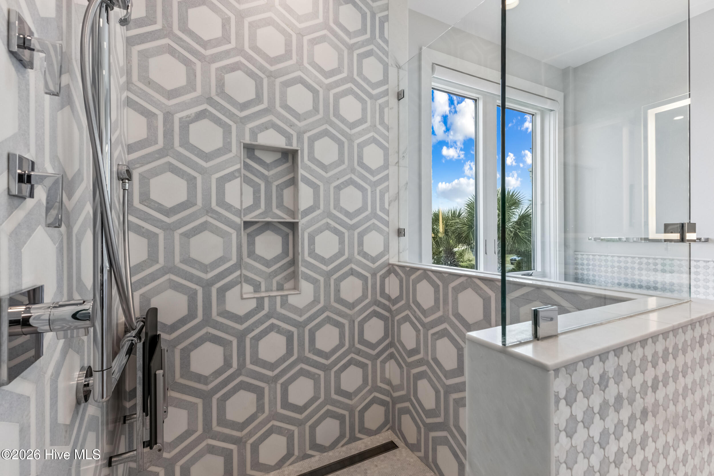 8 Beach Road S