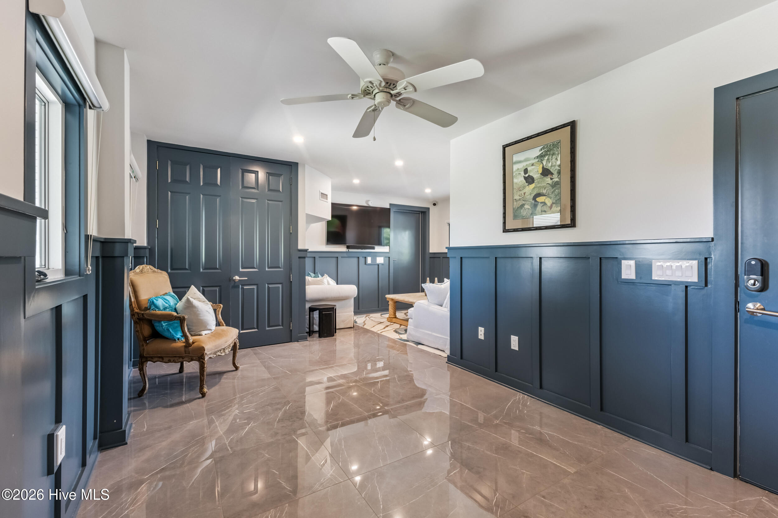 8 Beach Road S