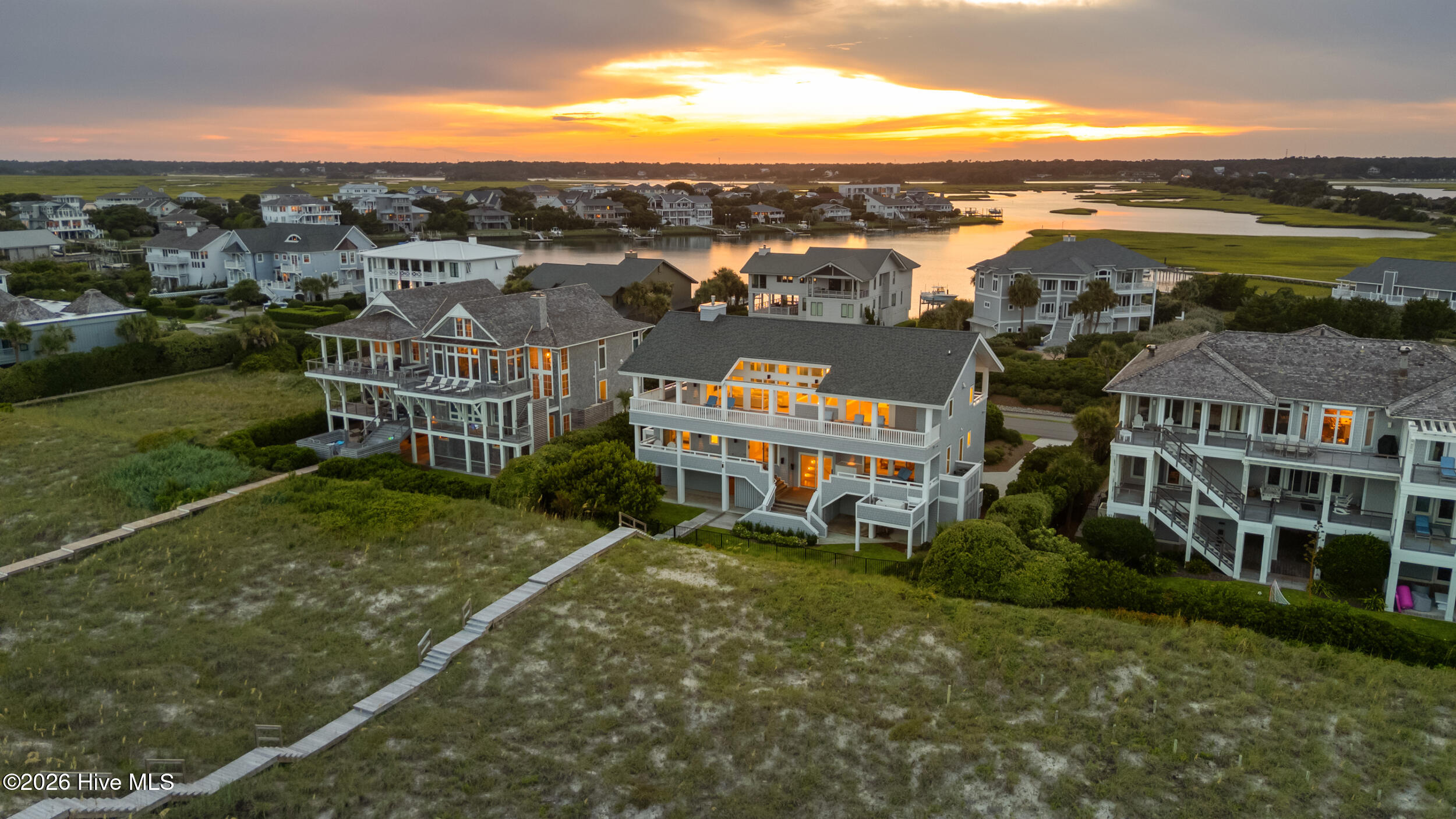 8 Beach Road S