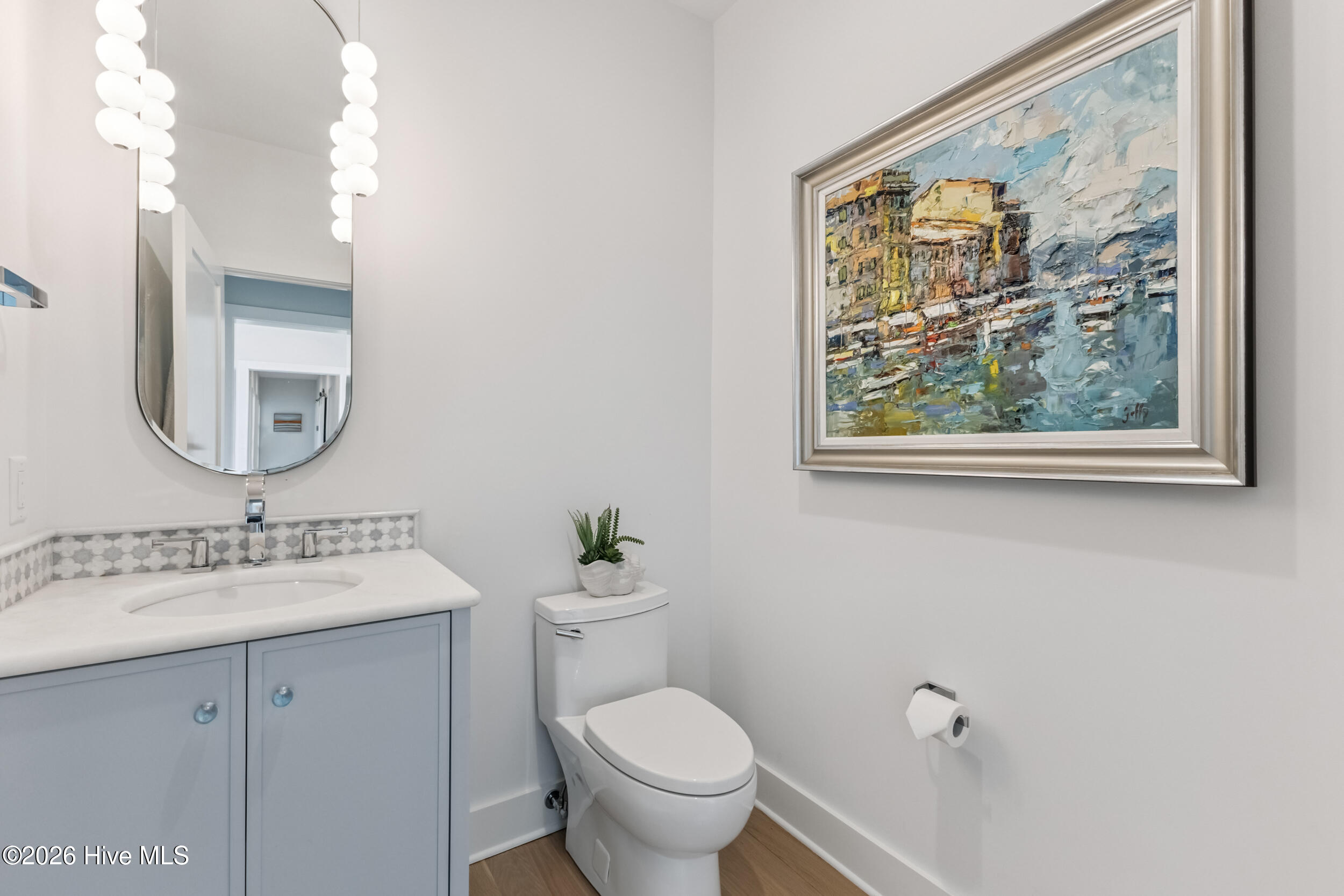8 Beach Road S