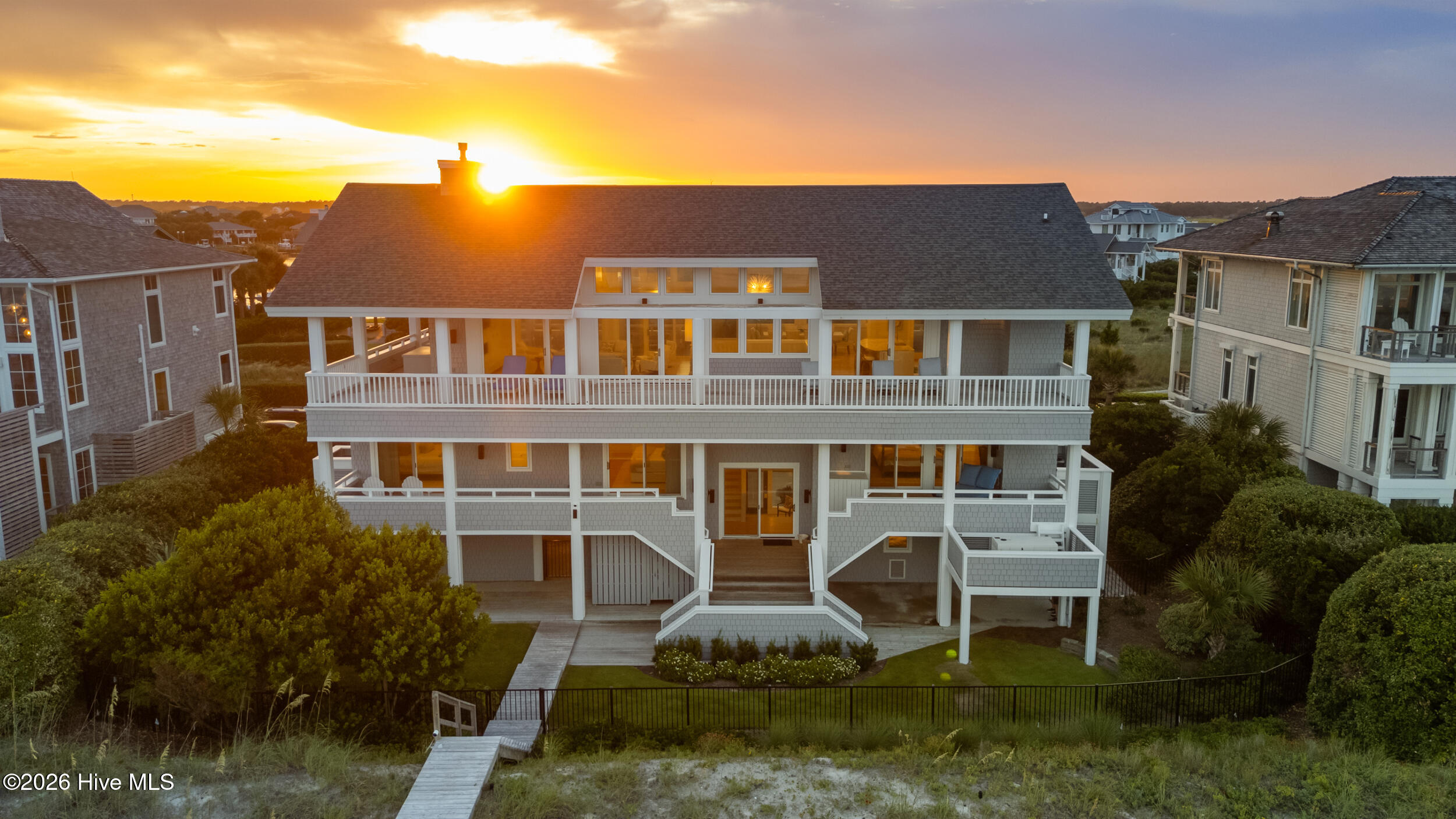 8 Beach Road S