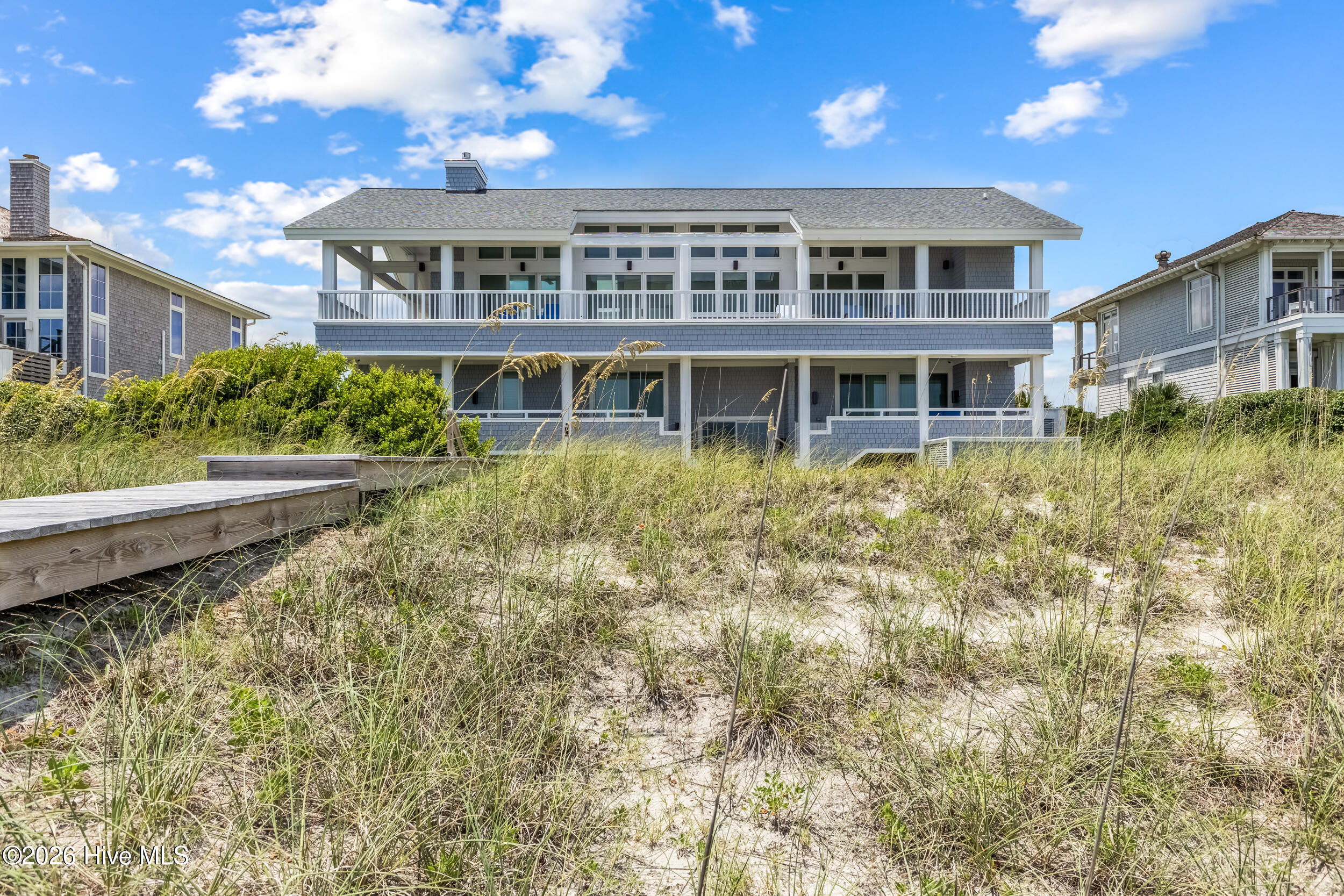 8 Beach Road S